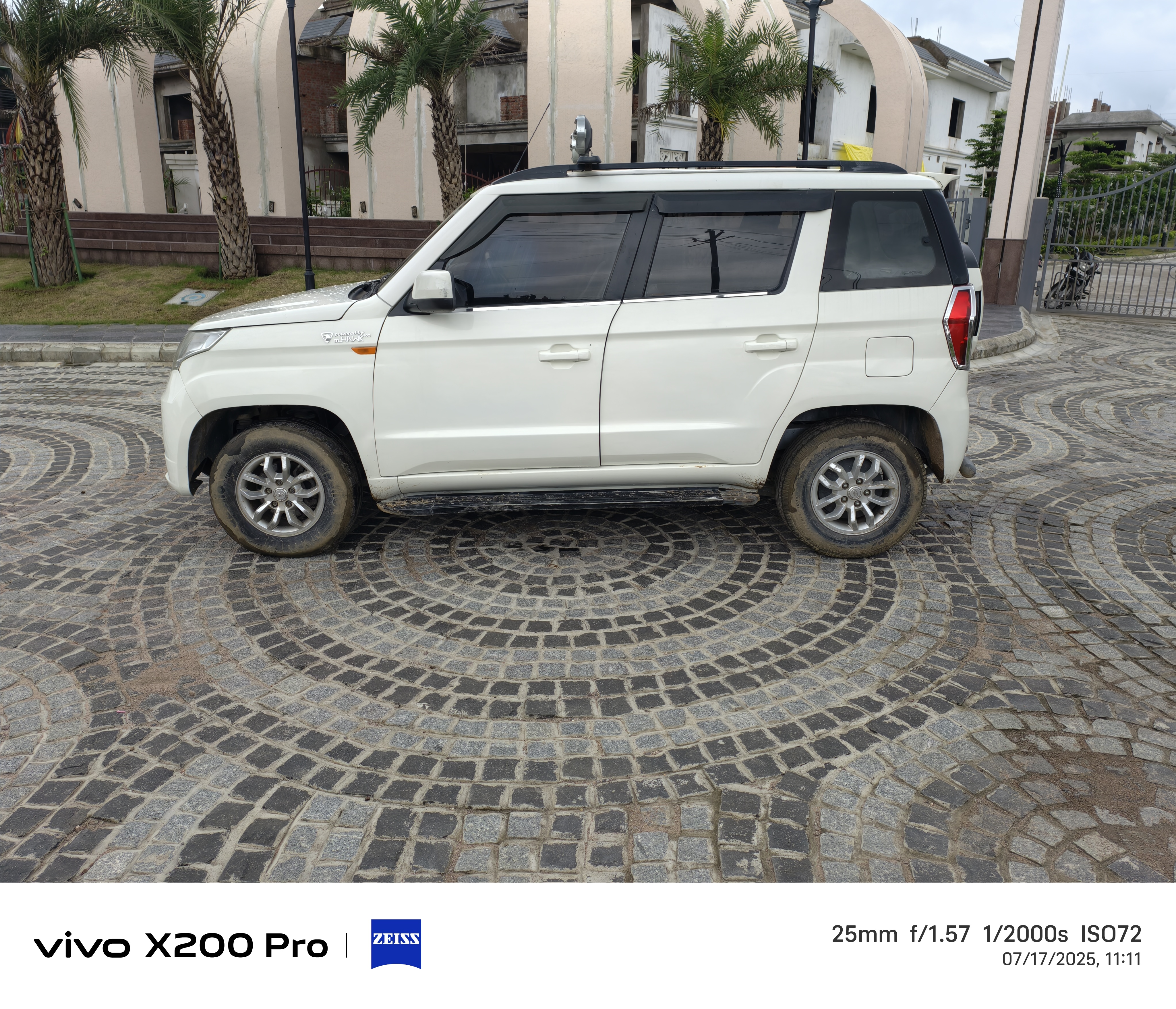 Mahindra TUV300 Model 2017 Owner Second Running 84000km