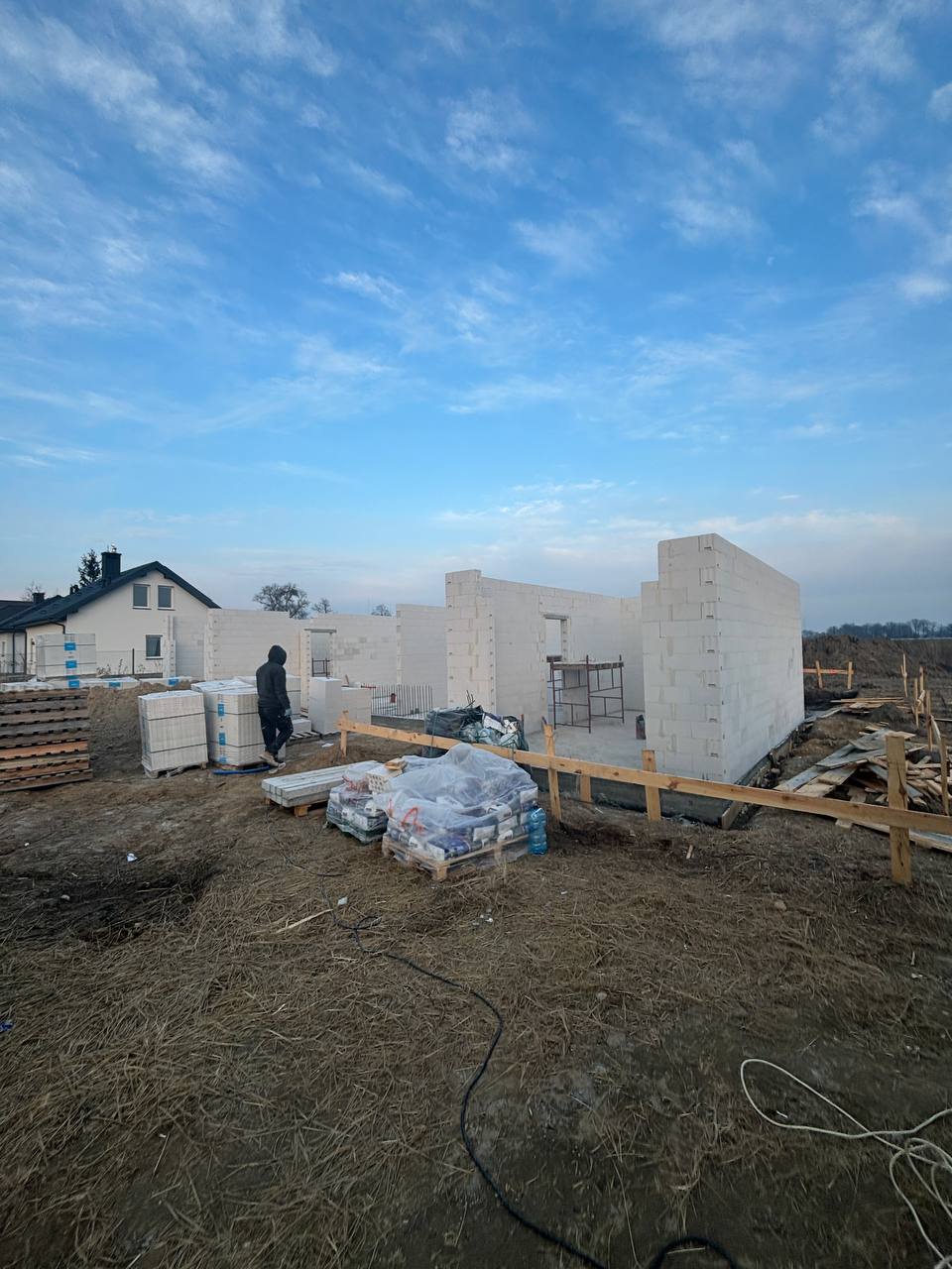 Projekt osobisty - Budynek mieszkalny 290 m² - budujemy w 1 miesiąc