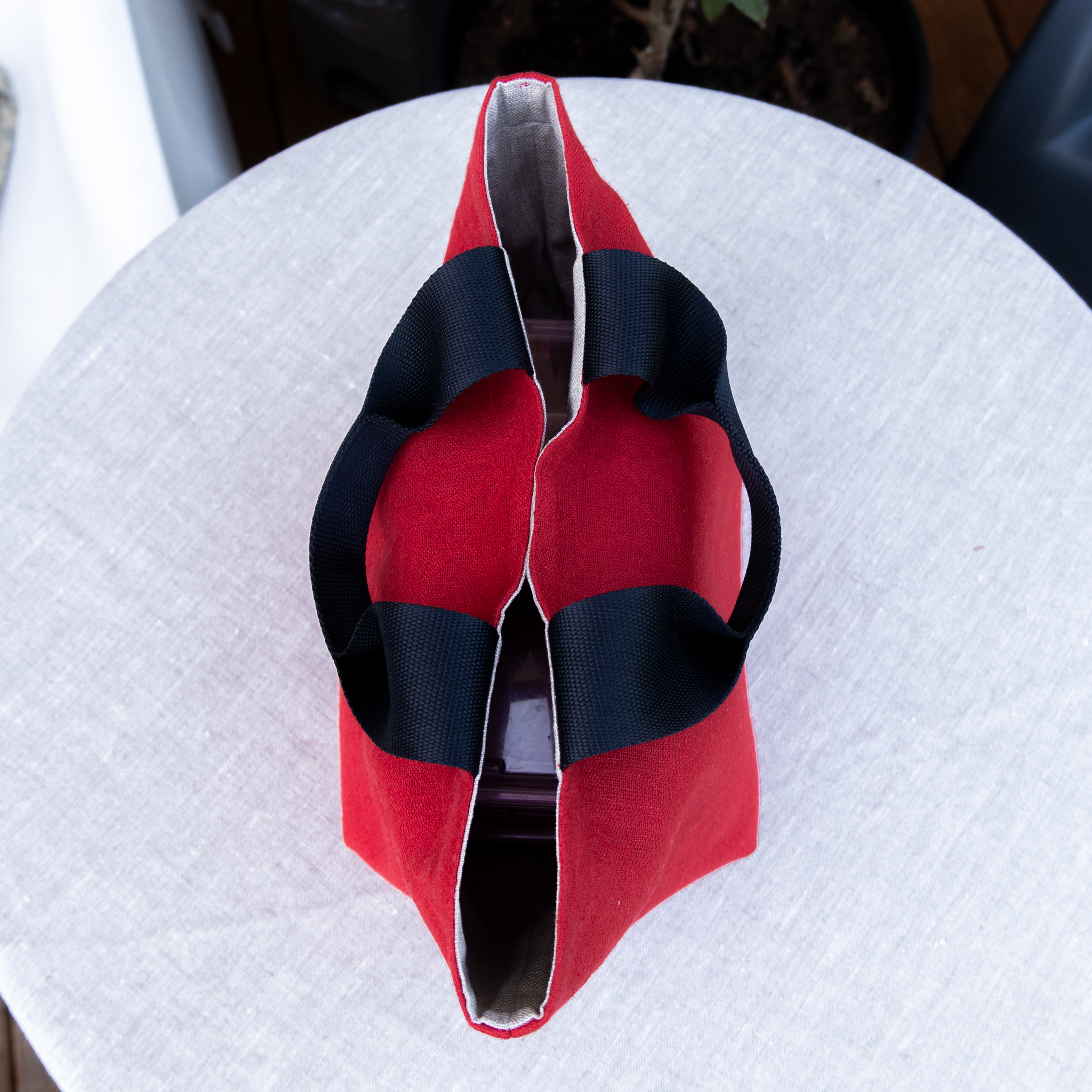 Neperšlampamas pietų krepšelis