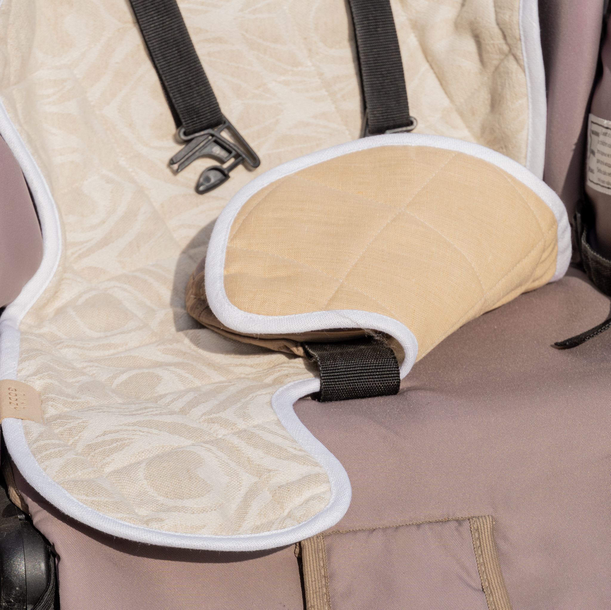 ŠIRDUTĖ įdėklas į sportinį vežimėlį