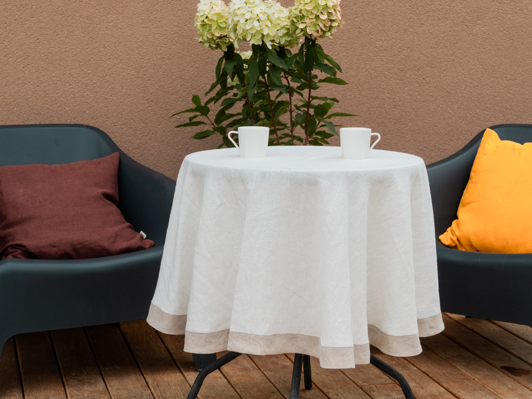 Apvali lininė staltiesė