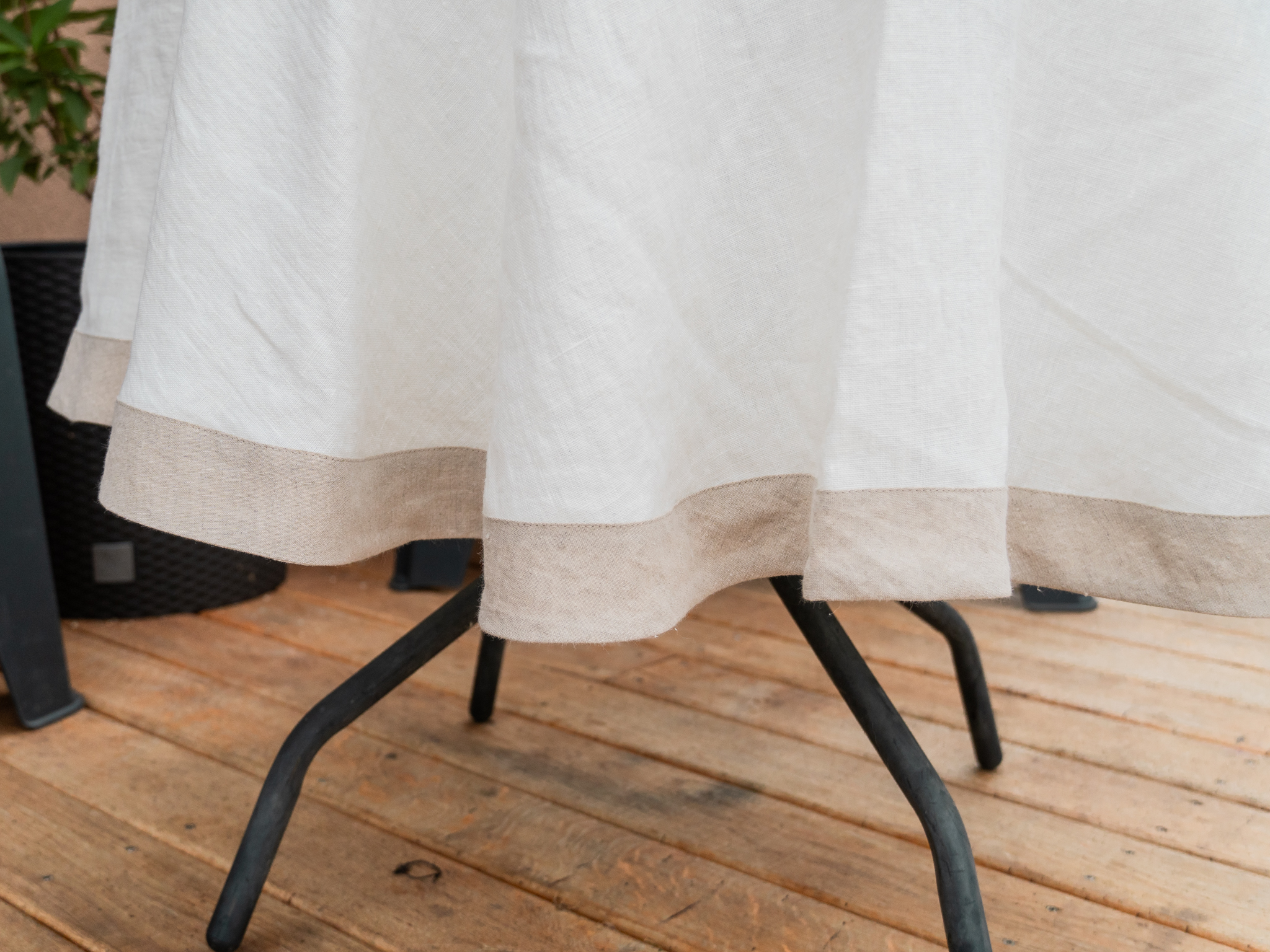 Apvali lininė staltiesė