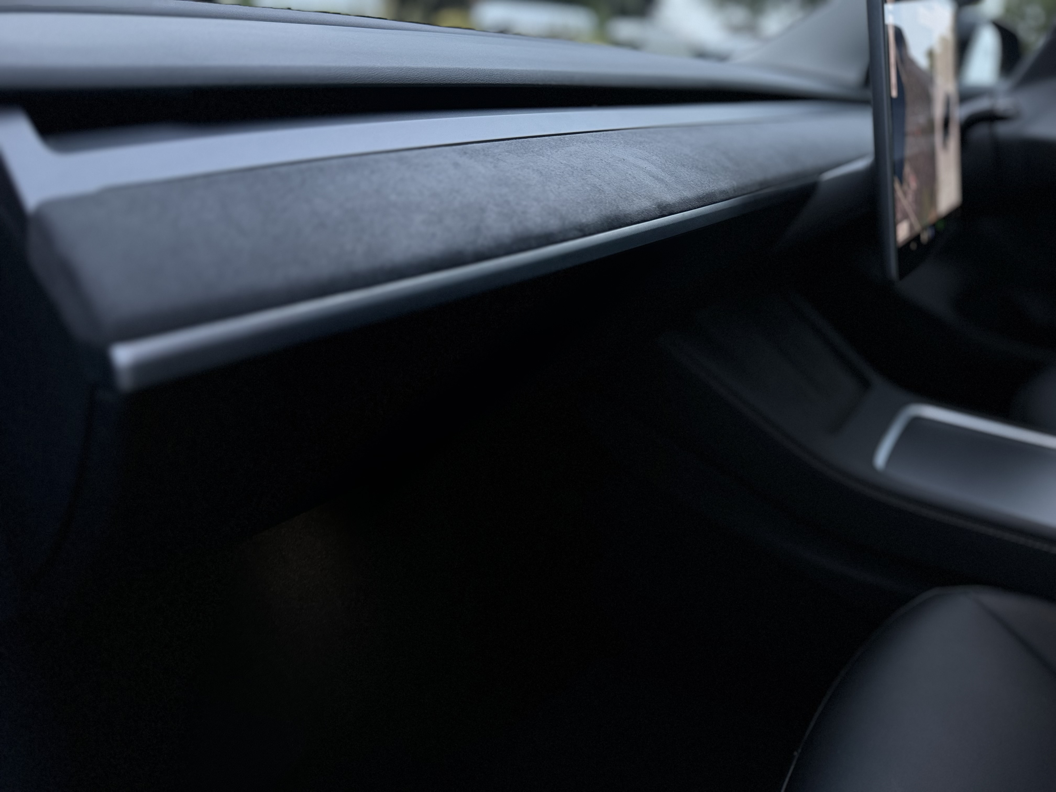 ALCANTARA DASHBOARD AND DOOR TRIMS FOR MODEL 3