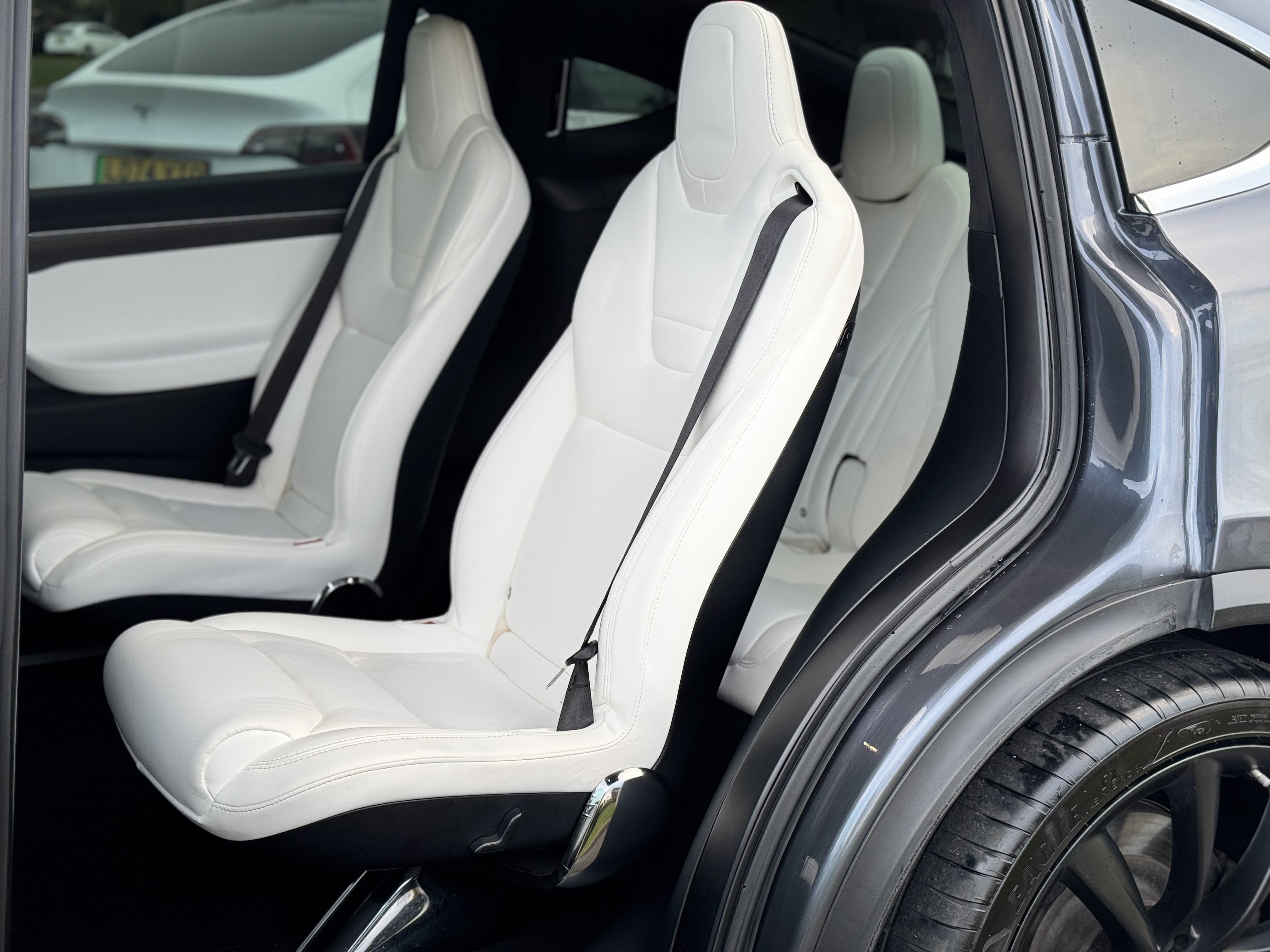 Tesla Model X 
