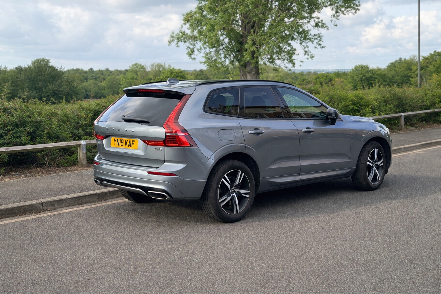 Volvo - 2.0 T5 R-Design SUV 5dr Petrol Auto Euro 6 