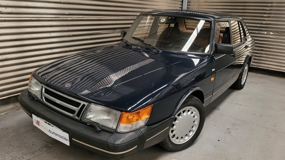 Saab 900I