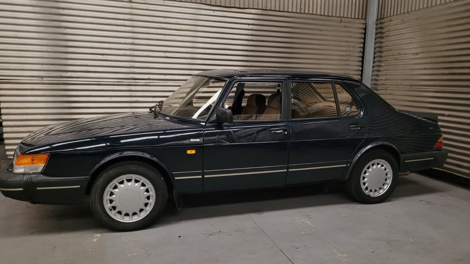 Saab 900I