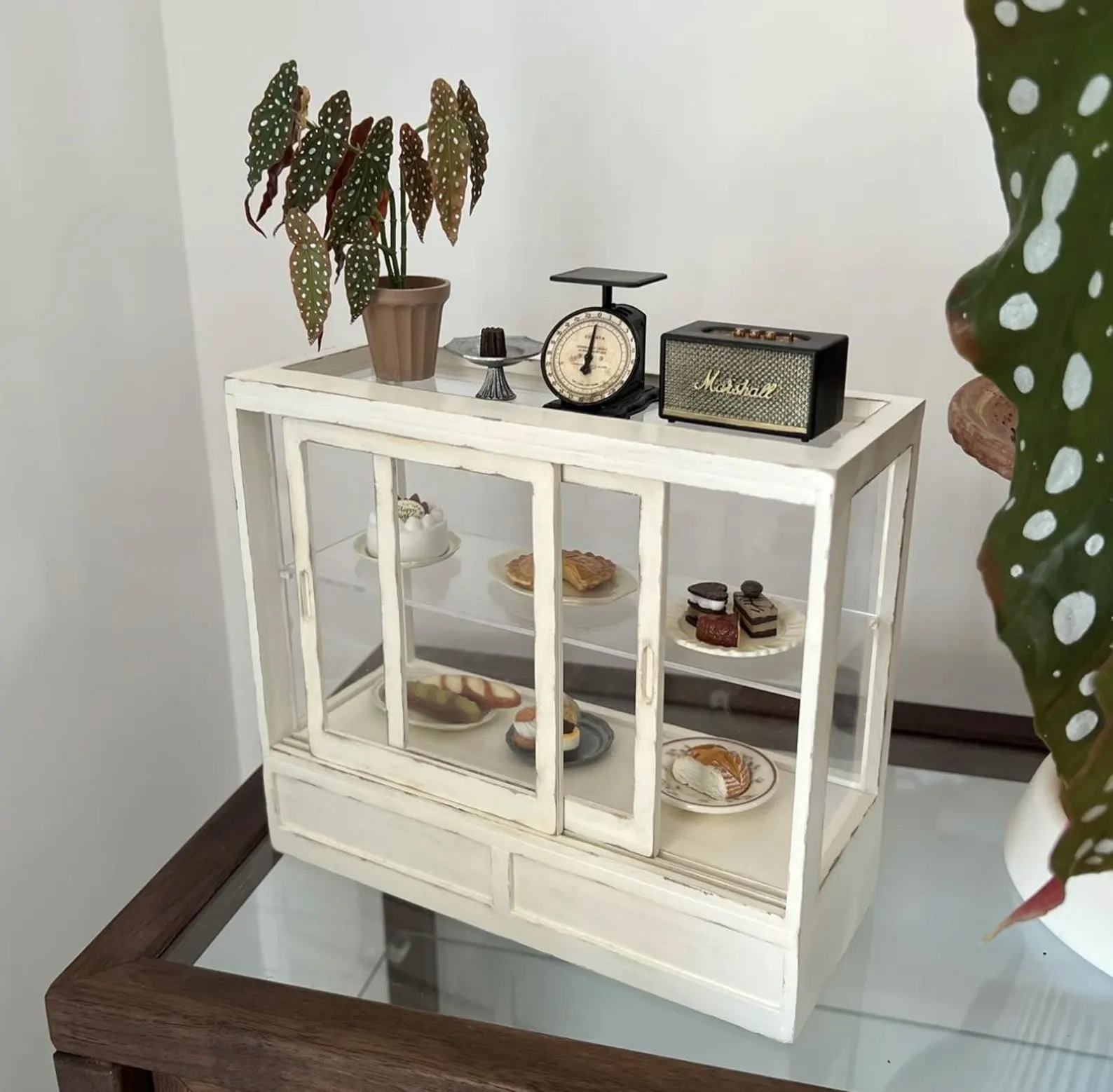 Tiny Retro Amp Speaker Prop | 1/12 Dollhouse Mini | Painted 