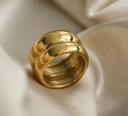 Elegant Gold Ring