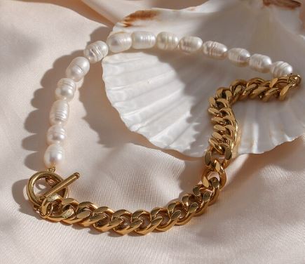 Pearl and Gold Chain Necklace