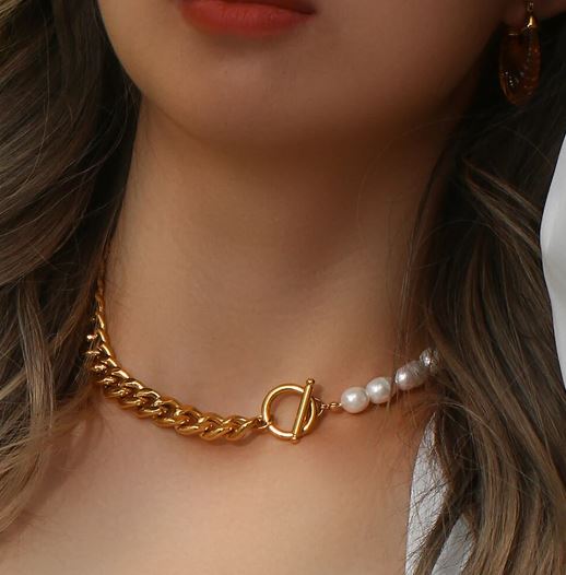 Pearl and Gold Chain Necklace