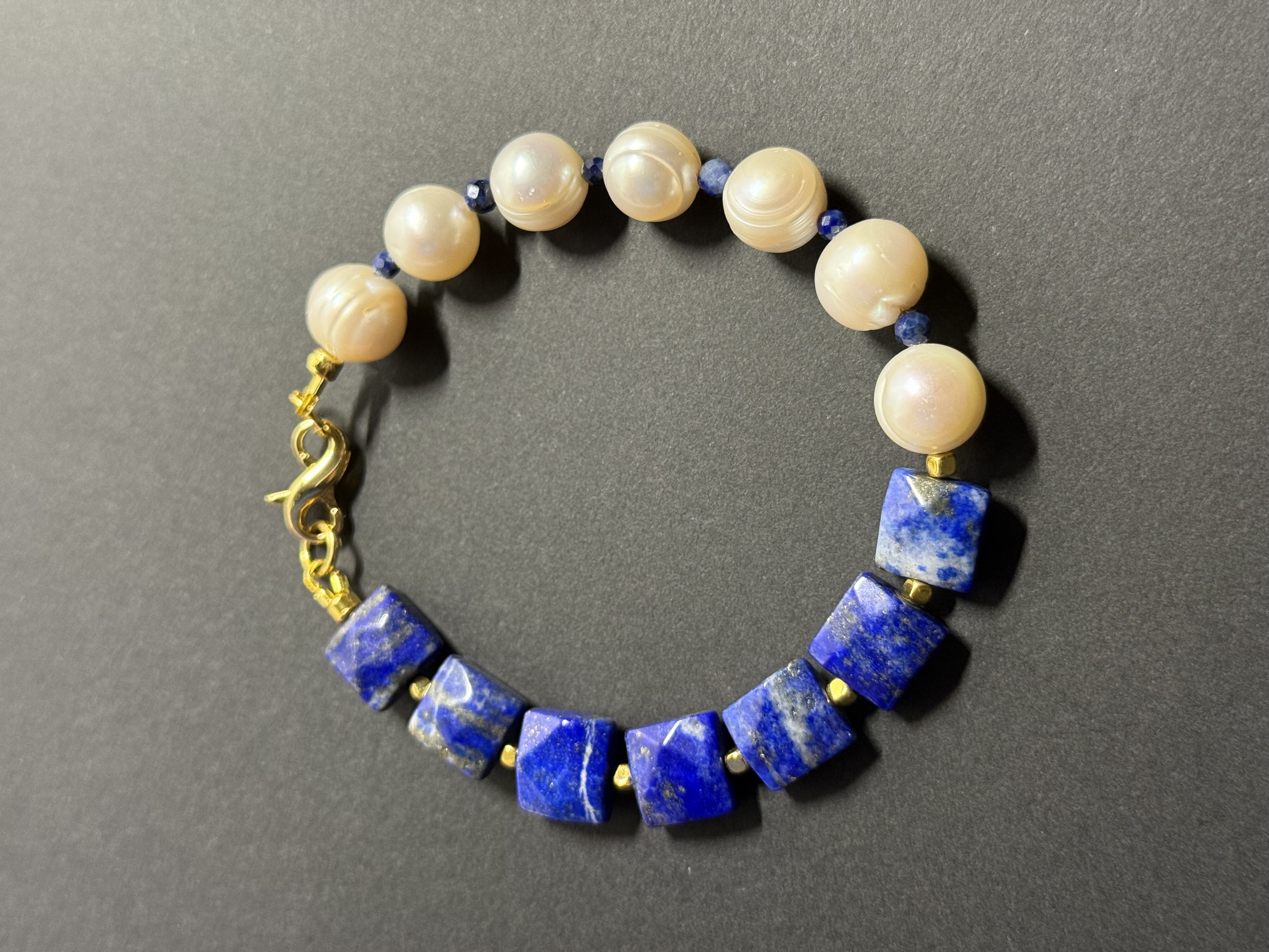 Pearl and Lapis Lazuli Bracelet