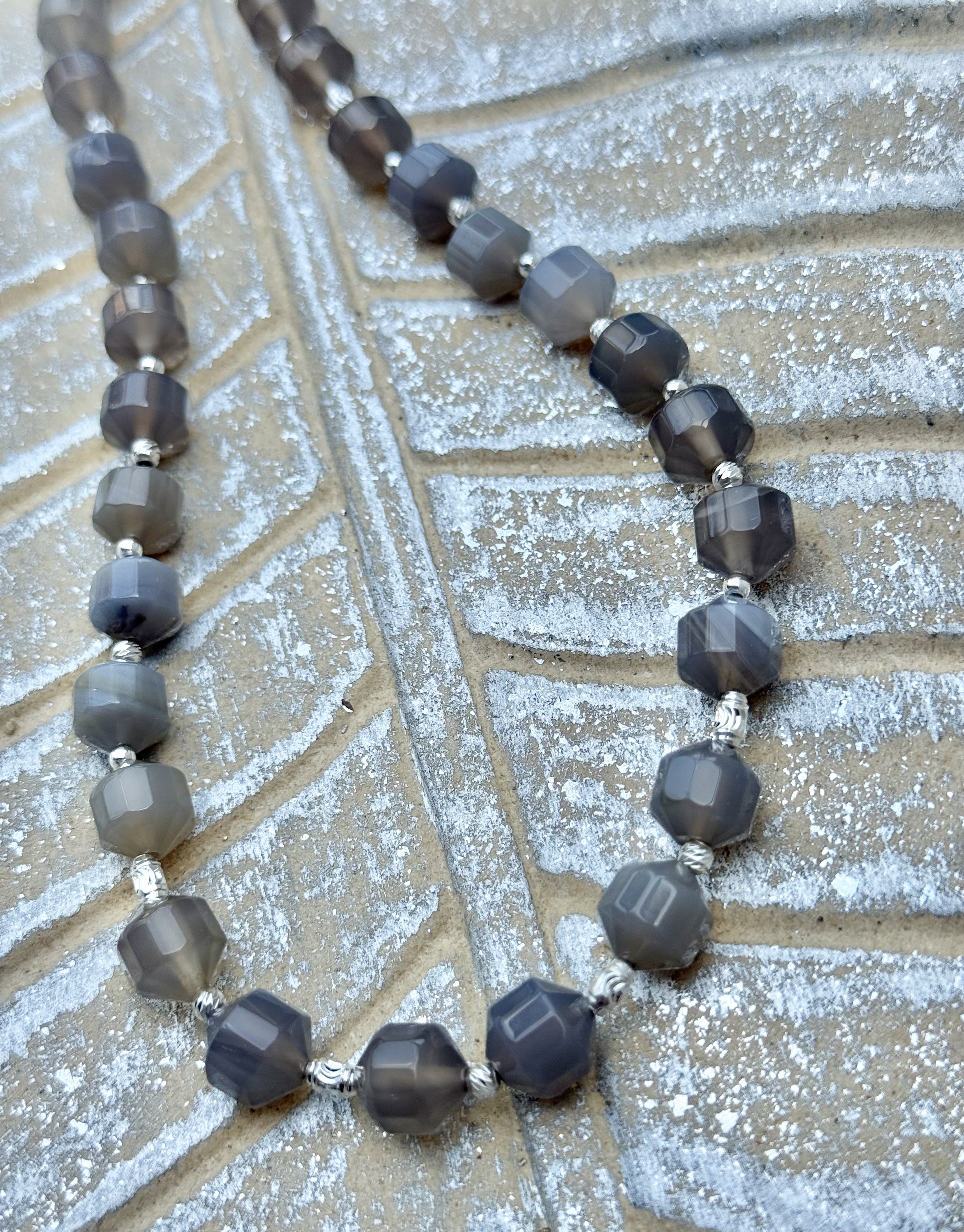 Faceted Agate Bead Necklace