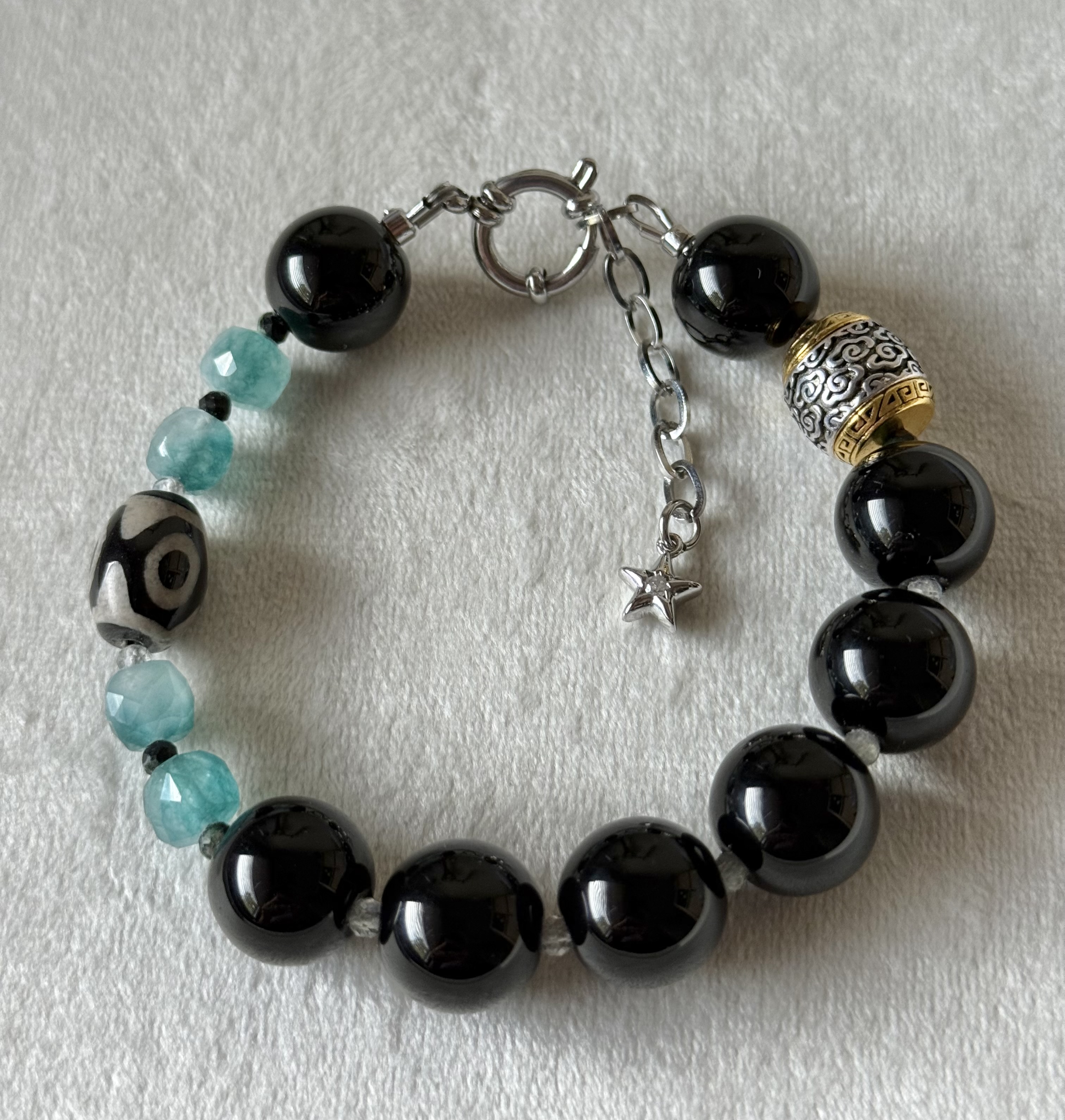  Black Onyx and Chrysoprase Bracelet