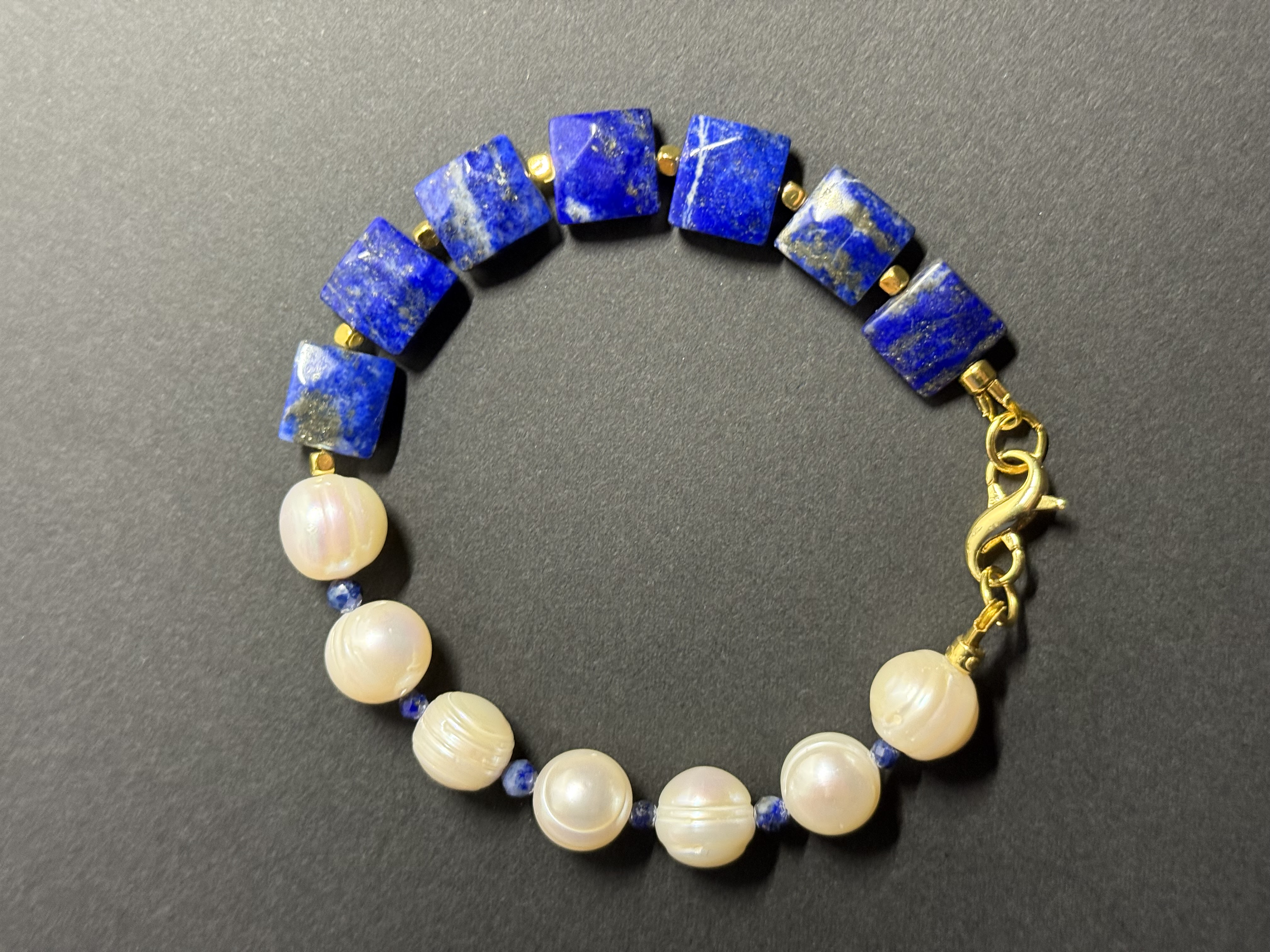 Pearl and Lapis Lazuli Bracelet