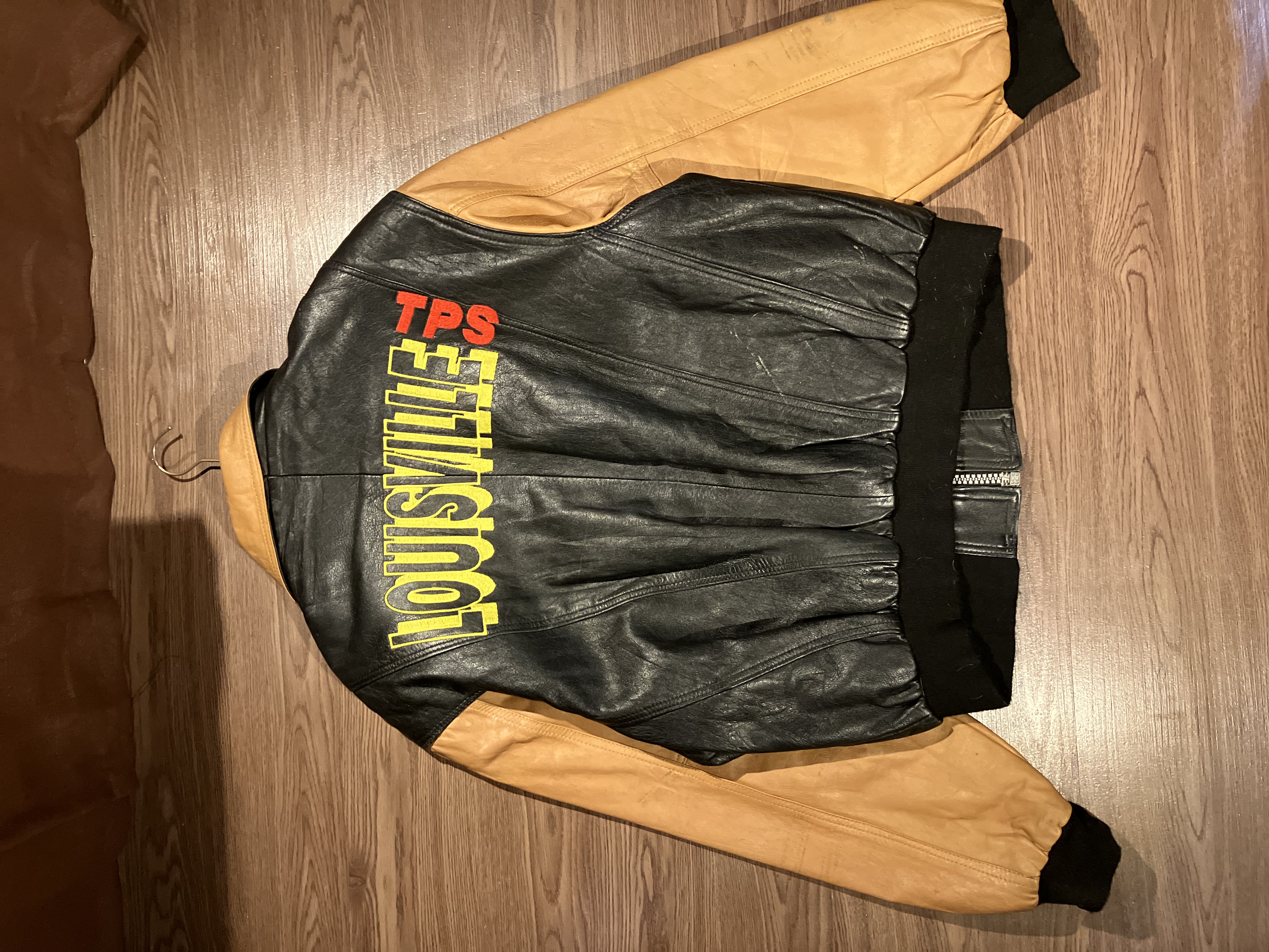 [L] Louiseville Logo Embroidery Leather Varsity Jacket