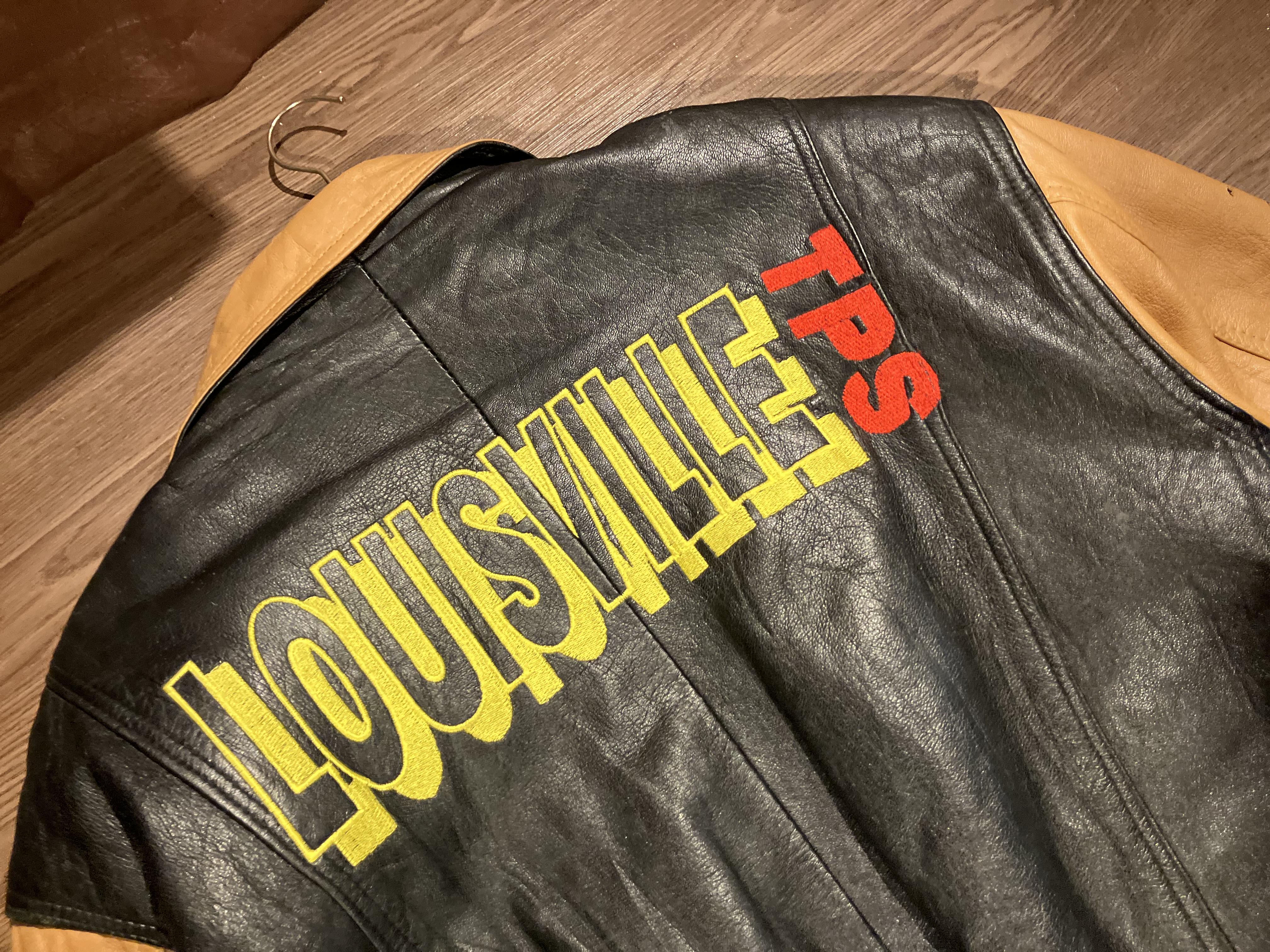 [L] Louiseville Logo Embroidery Leather Varsity Jacket