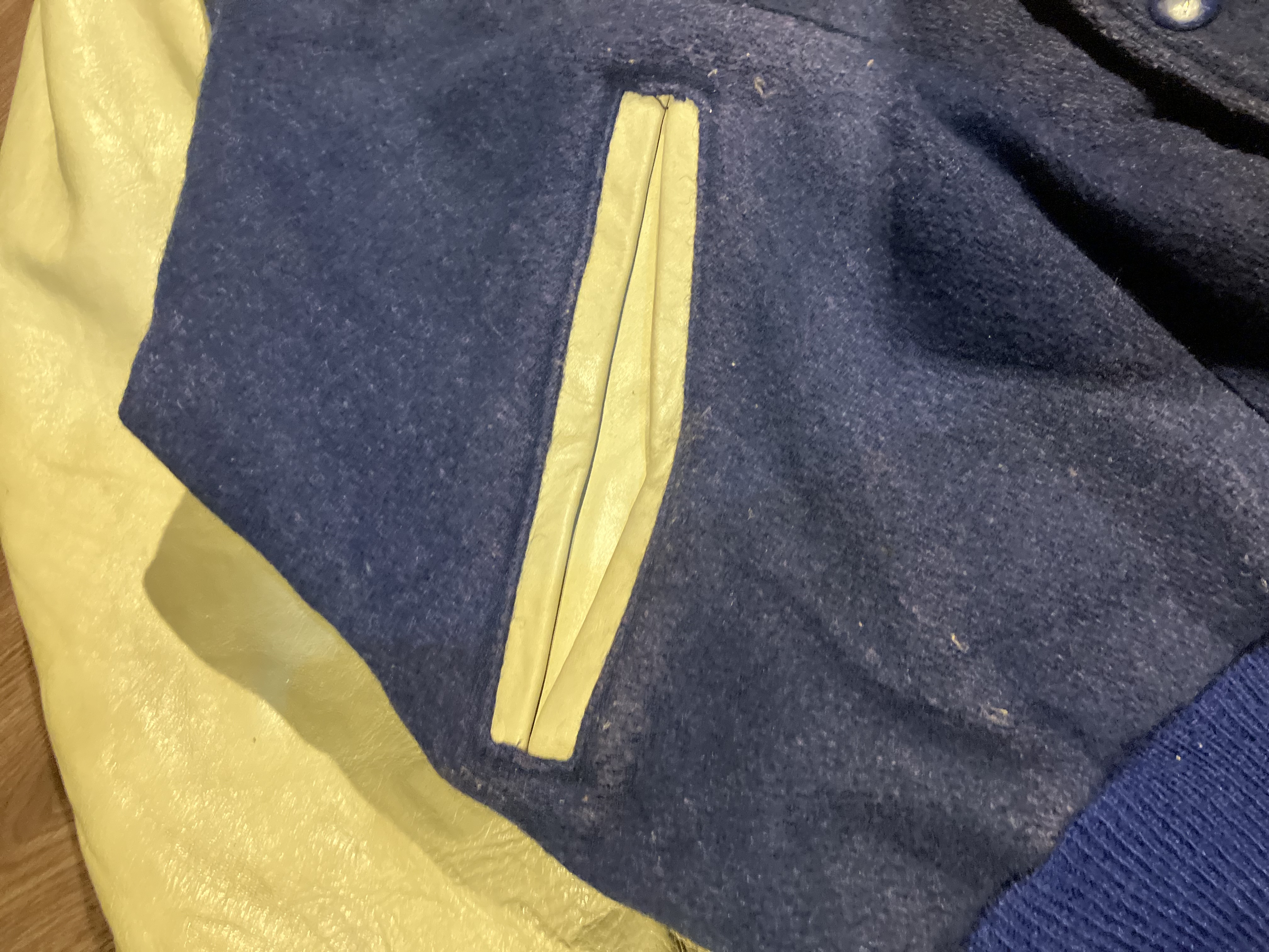 [XL] R Embroidery Letterman Varsity Wool and Sleeve Leather Jacket