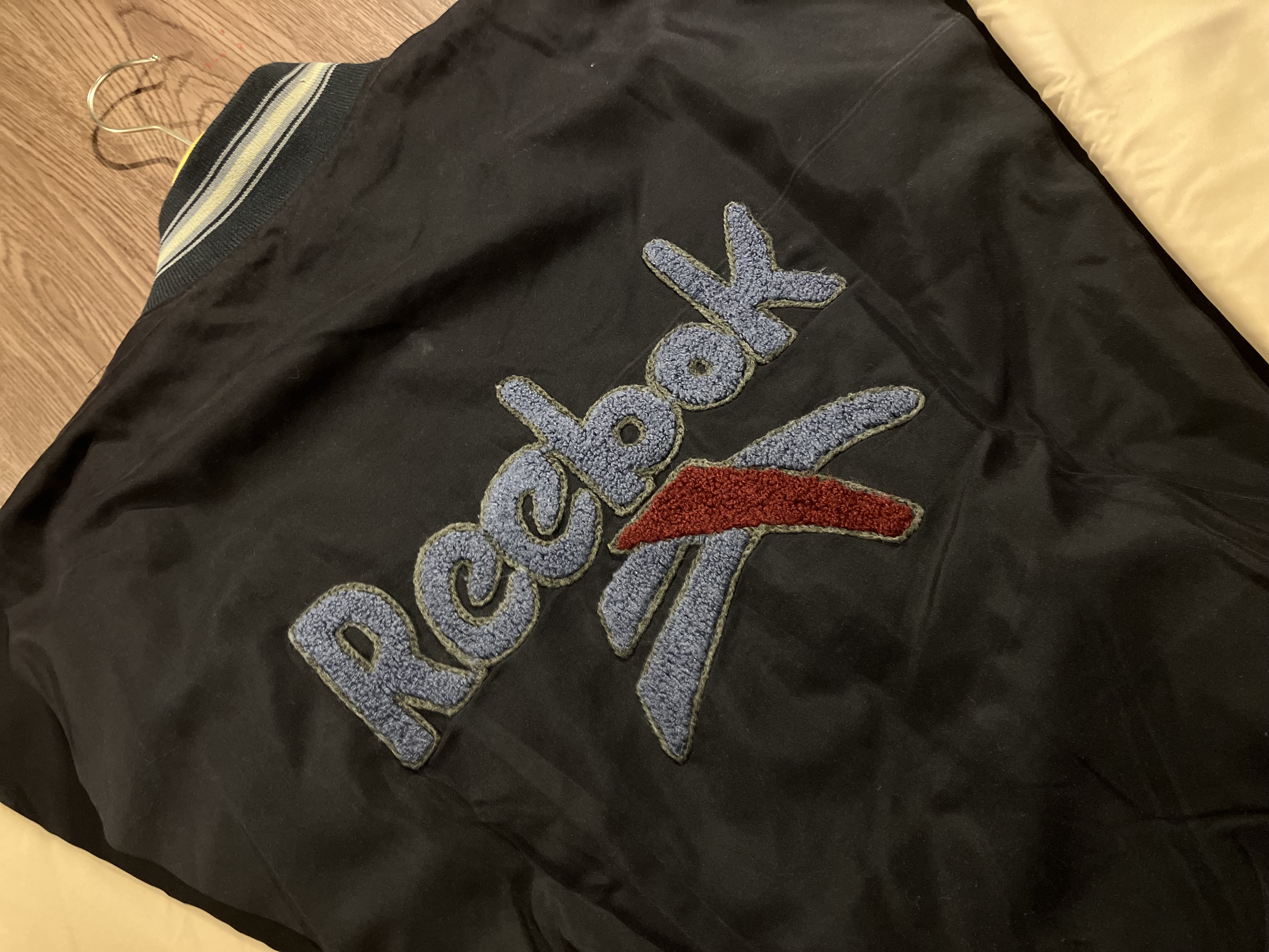 [L] Reebok Big logo towel embroidery Varsity jacket