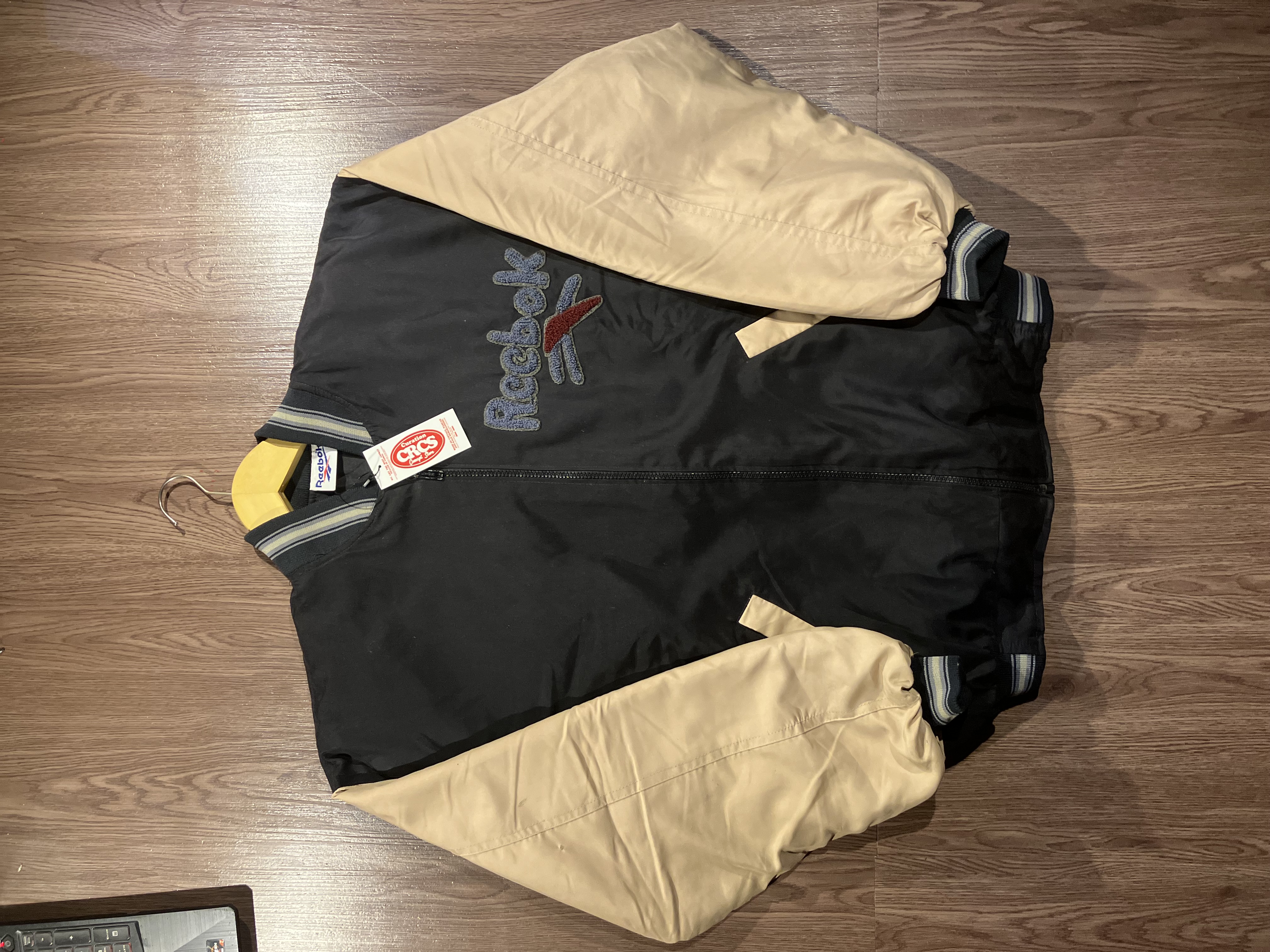 [L] Reebok Big logo towel embroidery Varsity jacket