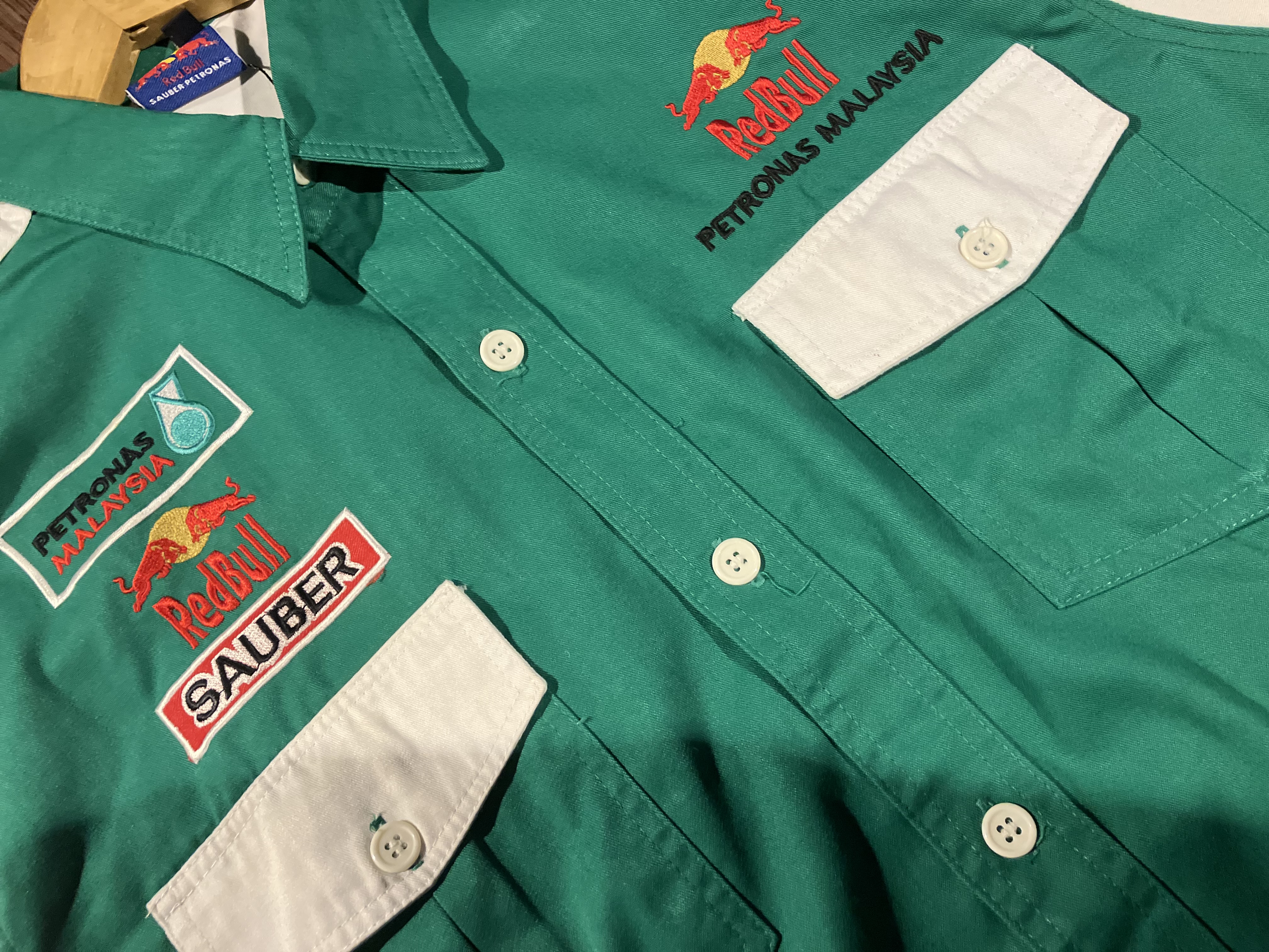 [L] 2002 Sauber Petronas Redbull Team Logo Workshirt