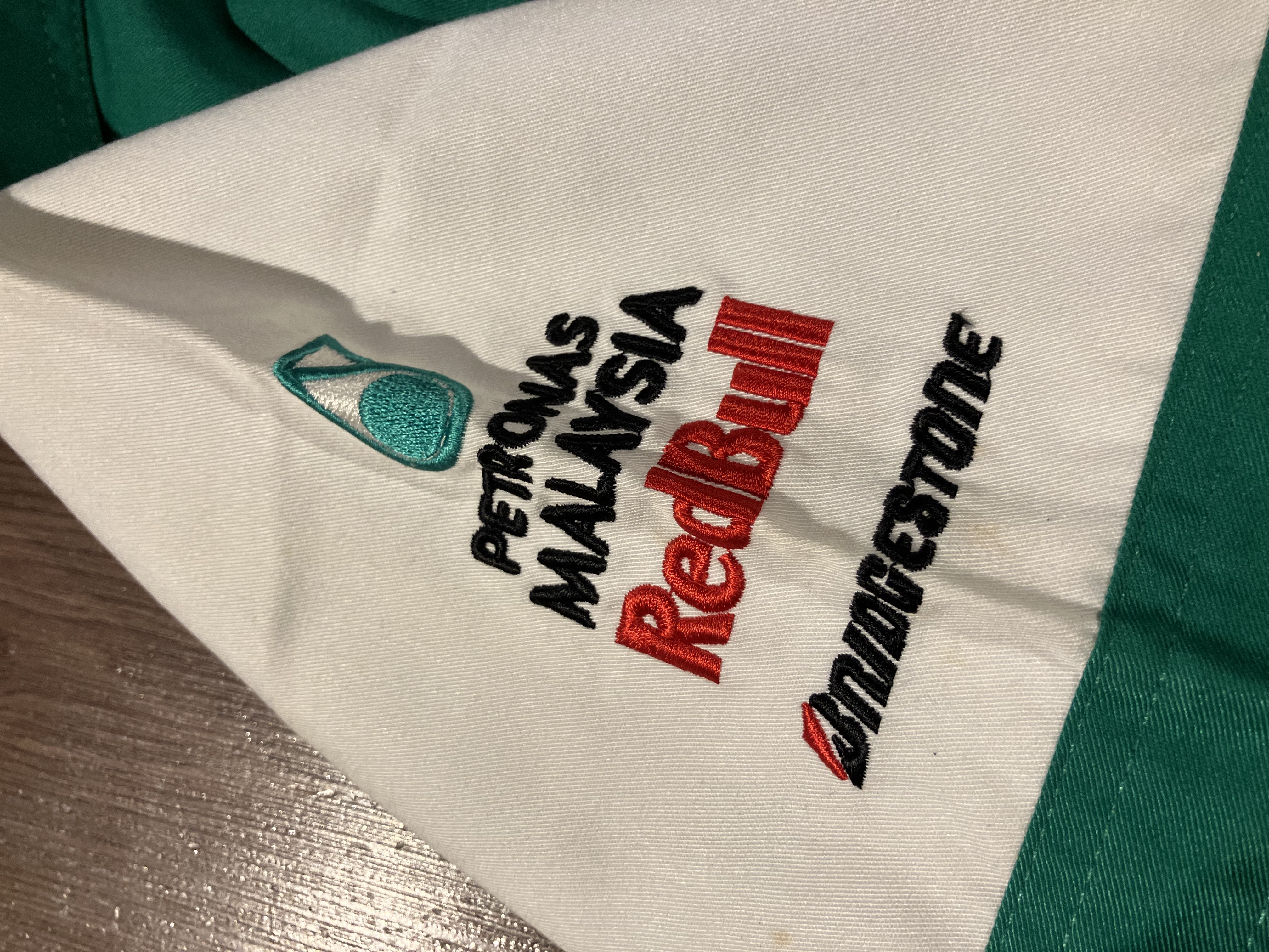 [L] 2002 Sauber Petronas Redbull Team Logo Workshirt