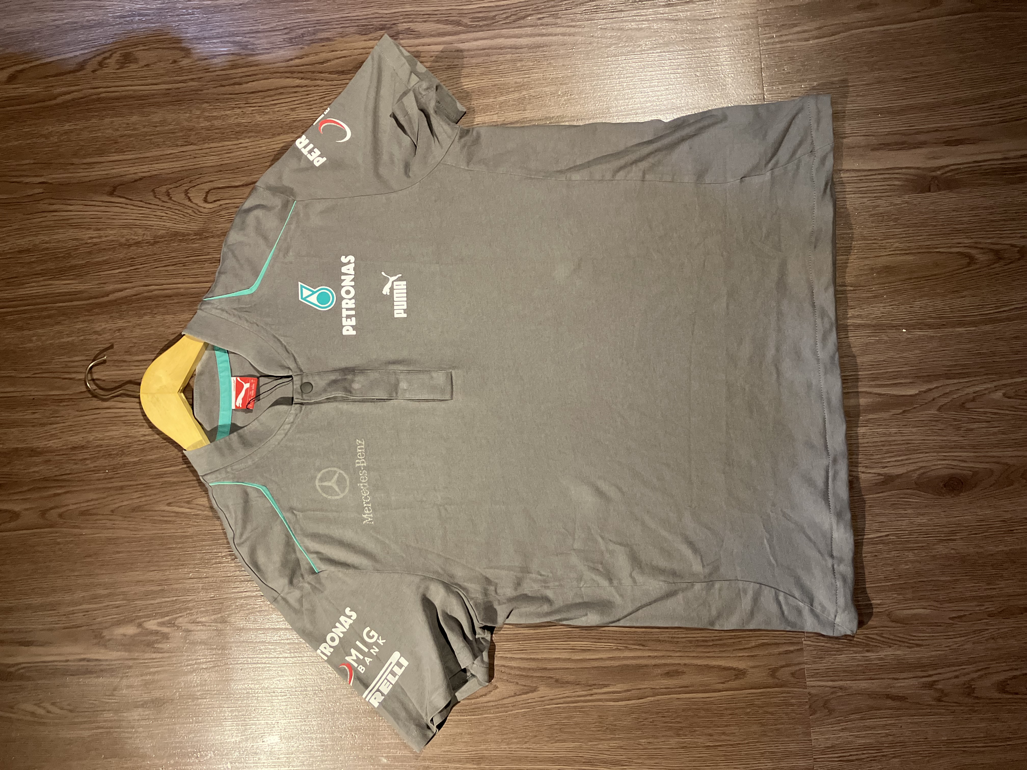 [L] Mercedes Benz Petronas Team Logo Polo Shirt
