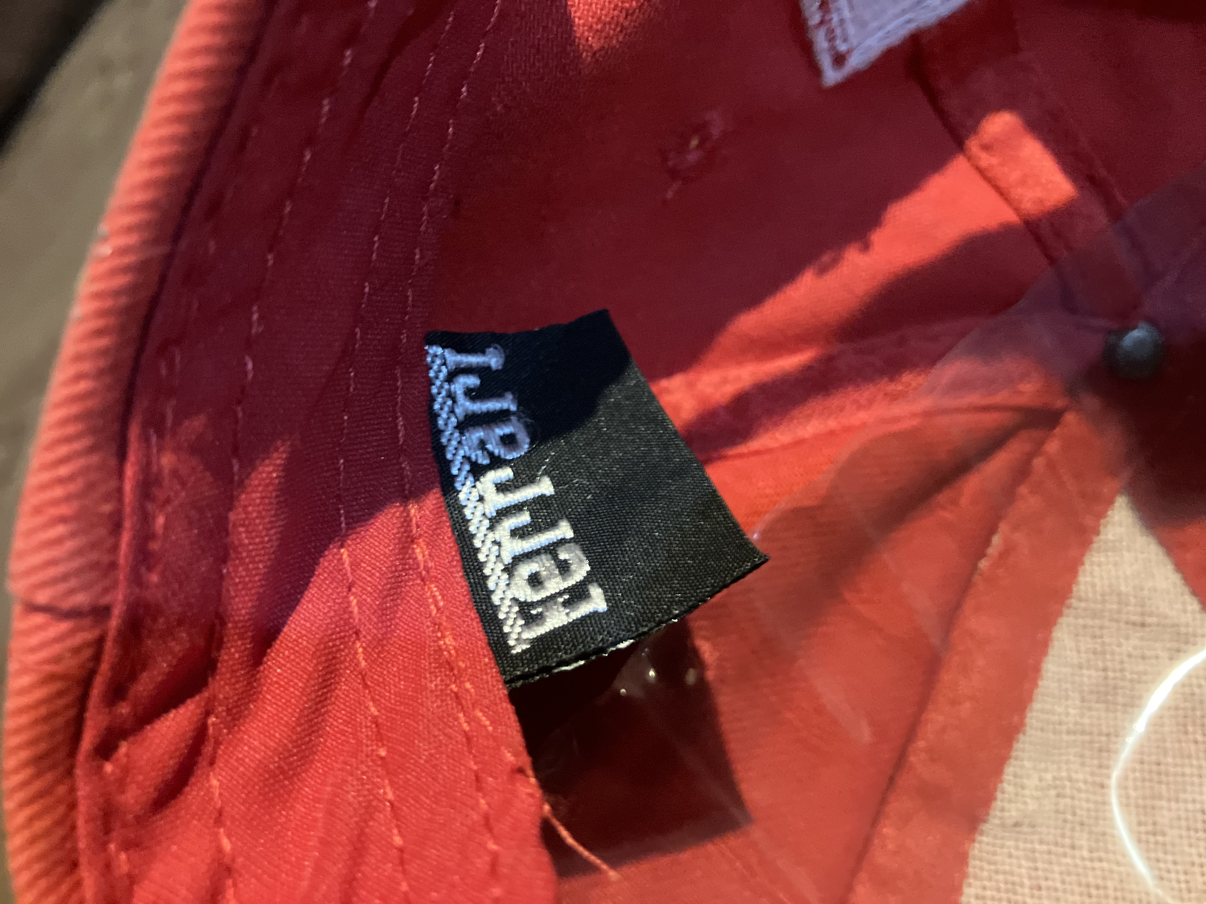 [OSFA] 2002 Marlboro Scuderia Ferrari Embroidered Logo Cap