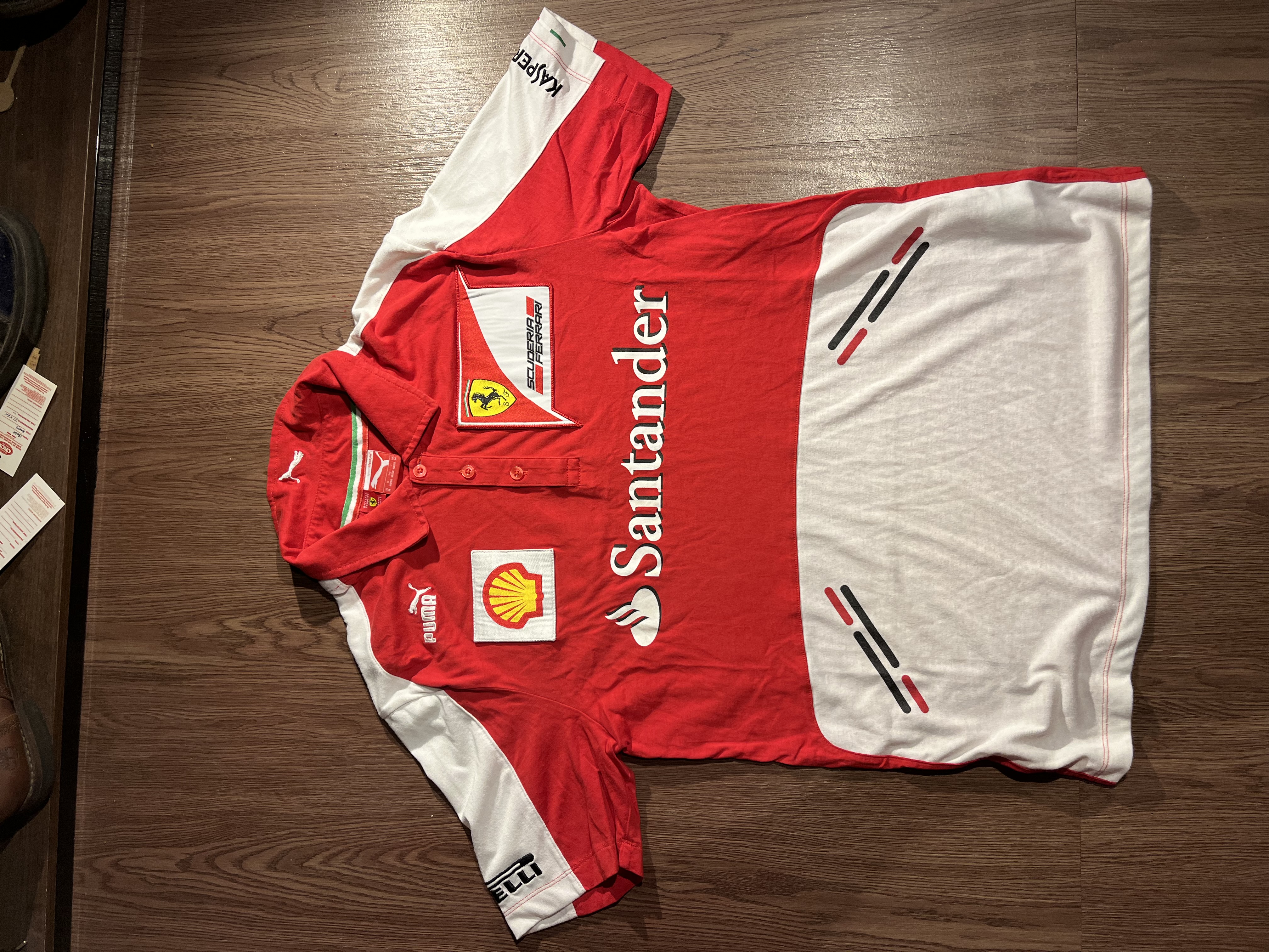 [M] Modern Scuderia Ferrari Santander F1 Team Workshirt ✨