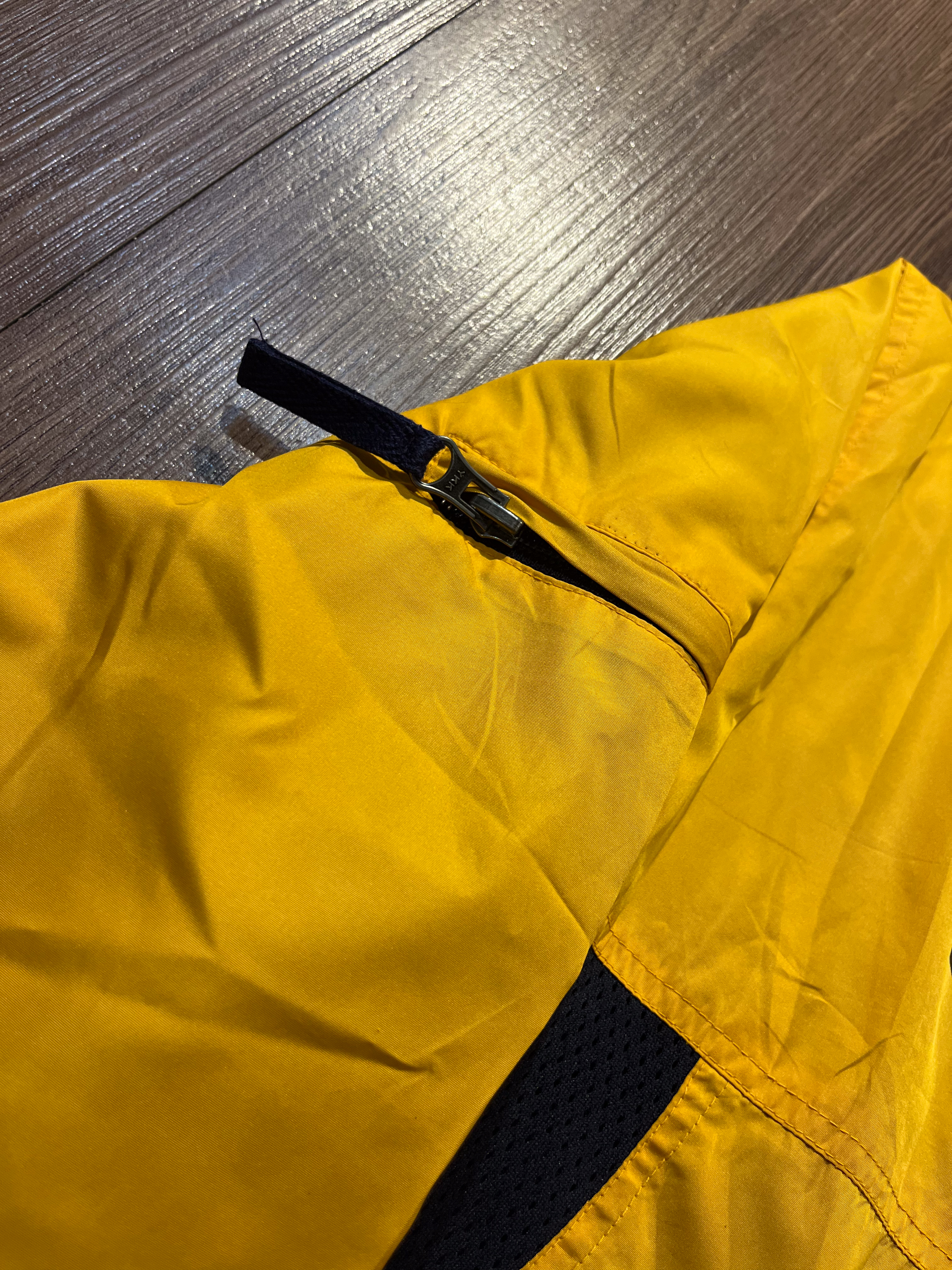 [XL] Scuderia Ferrari Big Logo Windbreaker Jacket ✨