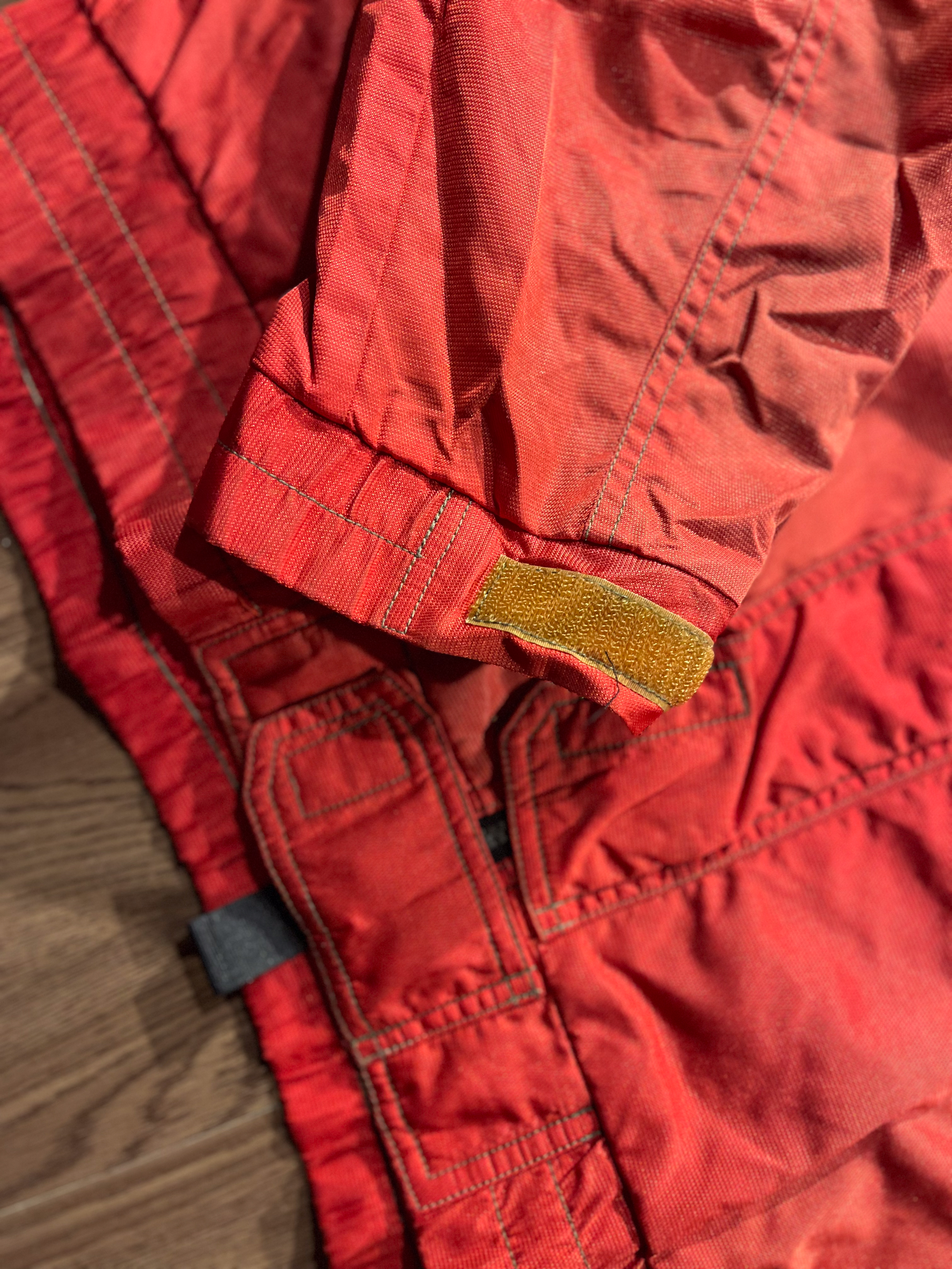 [L] Scuderia Ferrari Big Logo Windbreaker Jacket ✨