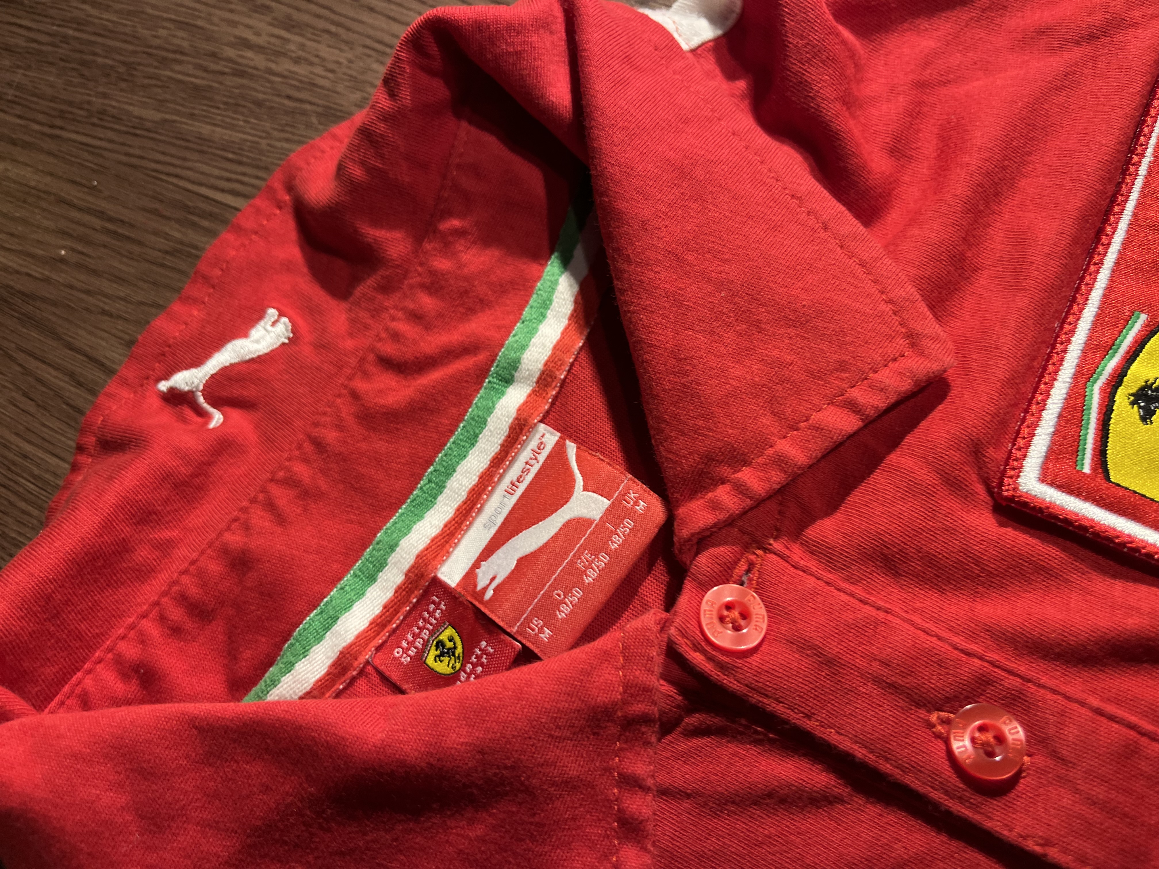 [M] Modern Scuderia Ferrari Santander F1 Team Workshirt ✨