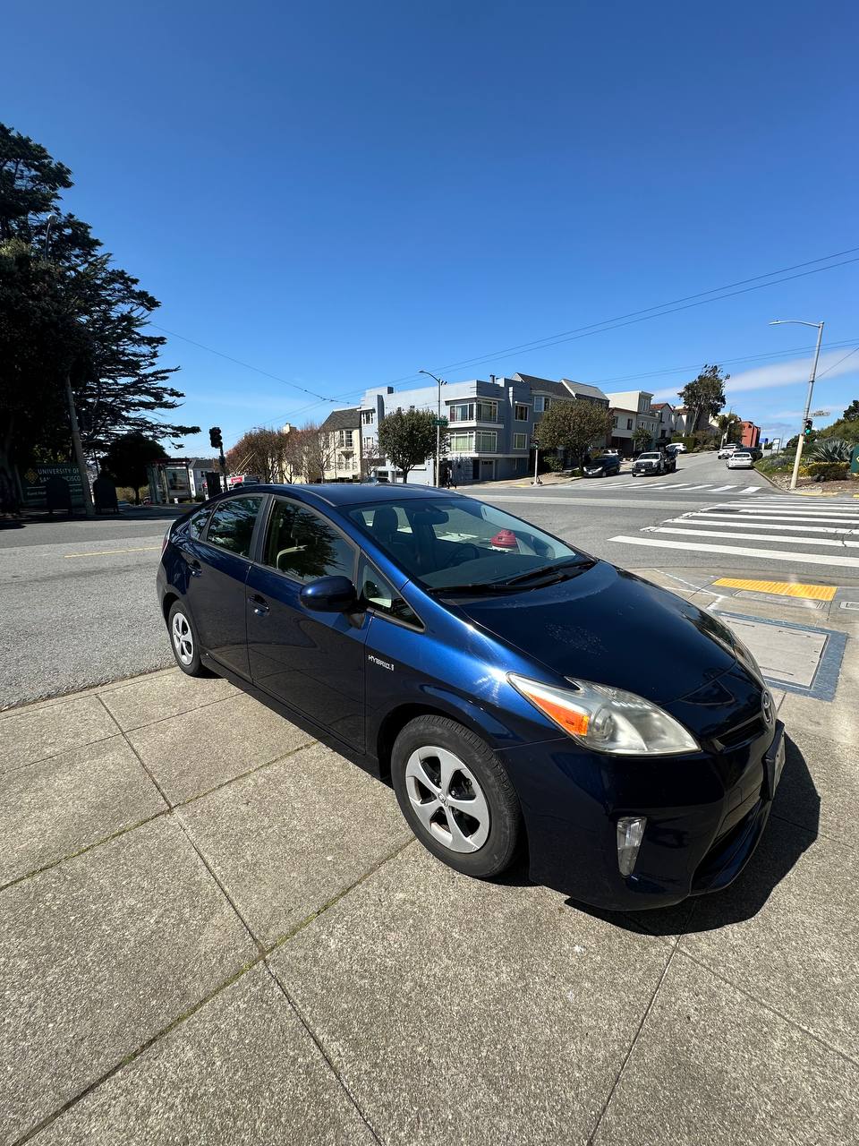 2013 Toyota Prius Hybrid Advance Hatchback