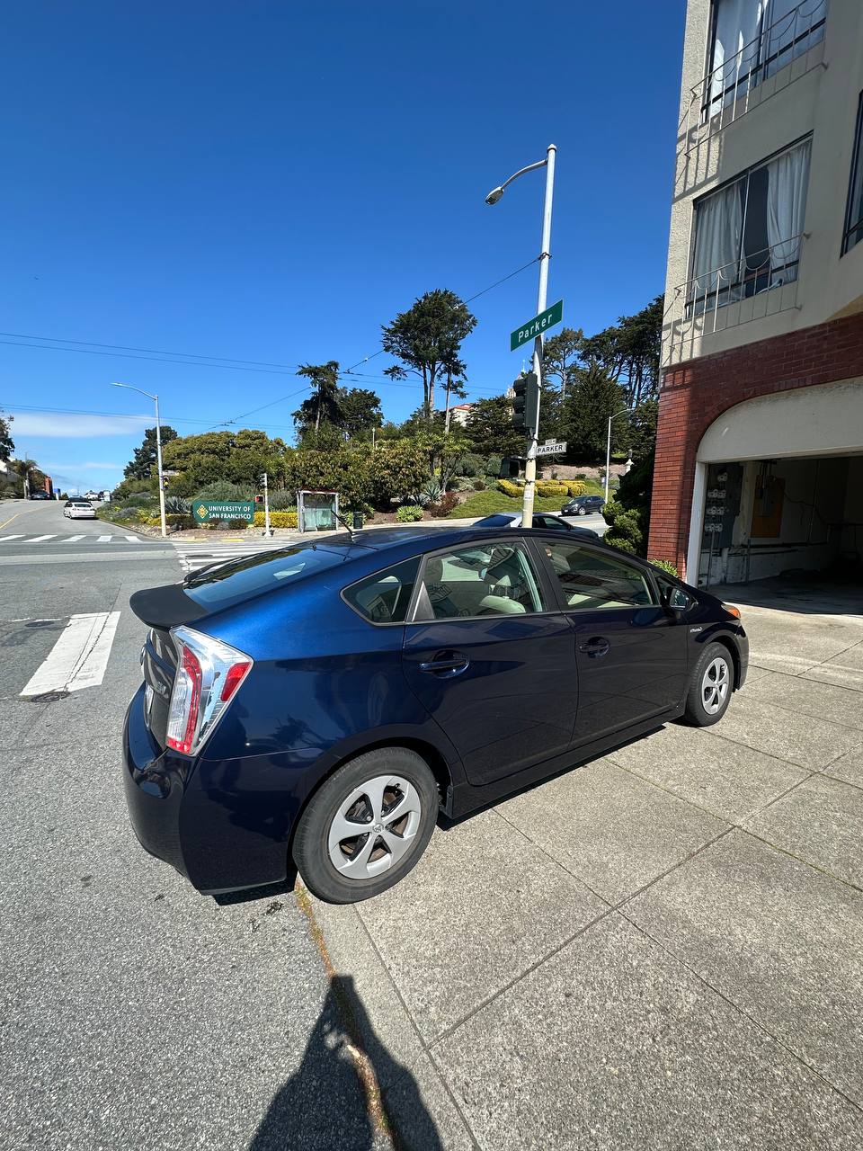 2013 Toyota Prius Hybrid Advance Hatchback