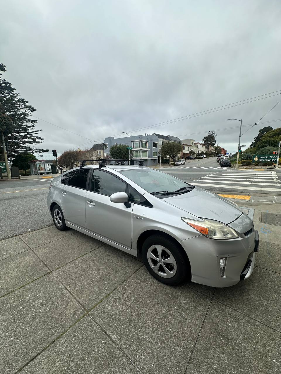 2013 Toyota Prius Hybrid Advanced Hatchback