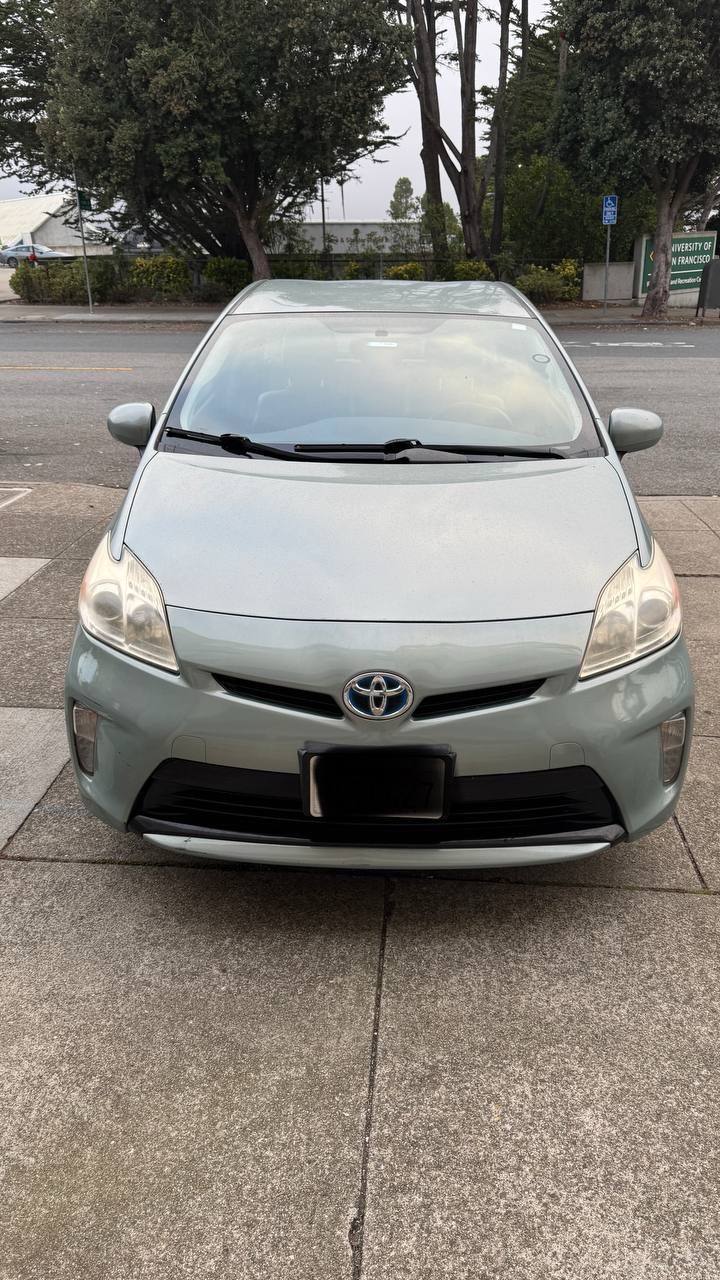 2013 Toyota Prius Hybrid Advanced Hatchback