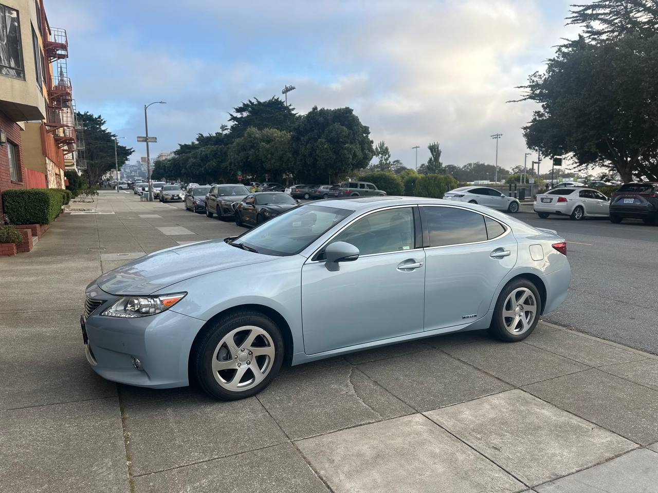 2014 Lexus ES300h Hybrid