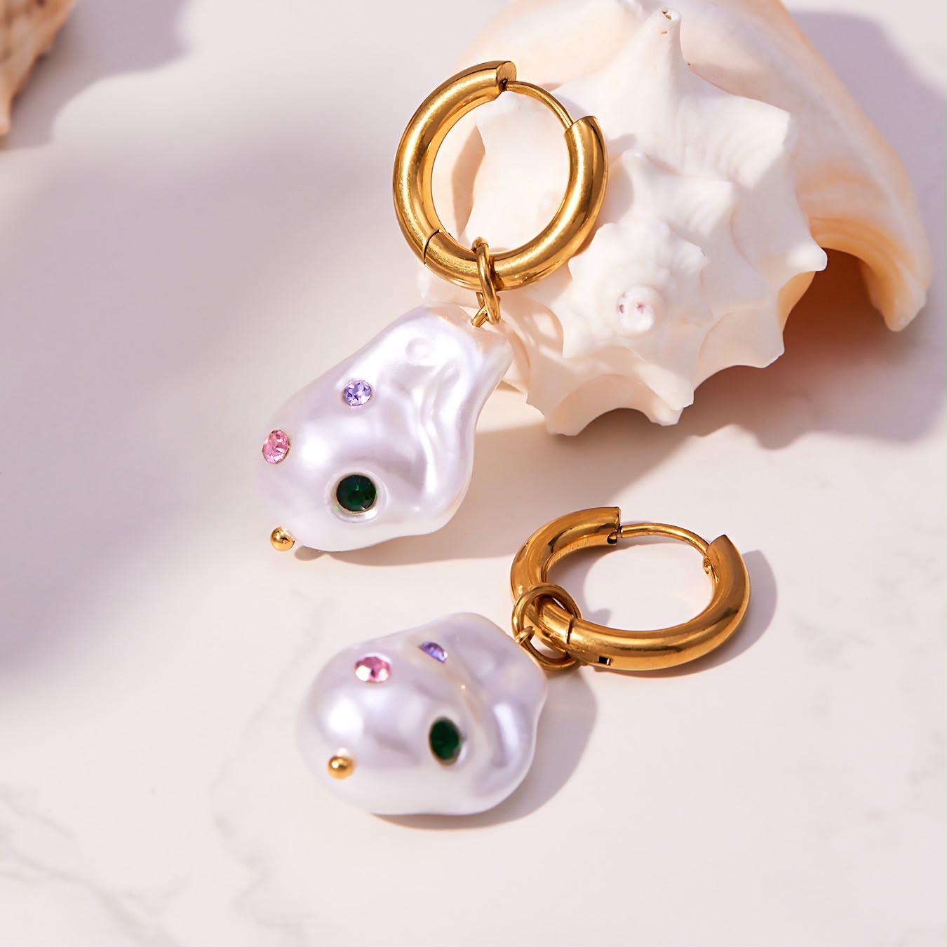Aretes con perlas barrocas y cristales