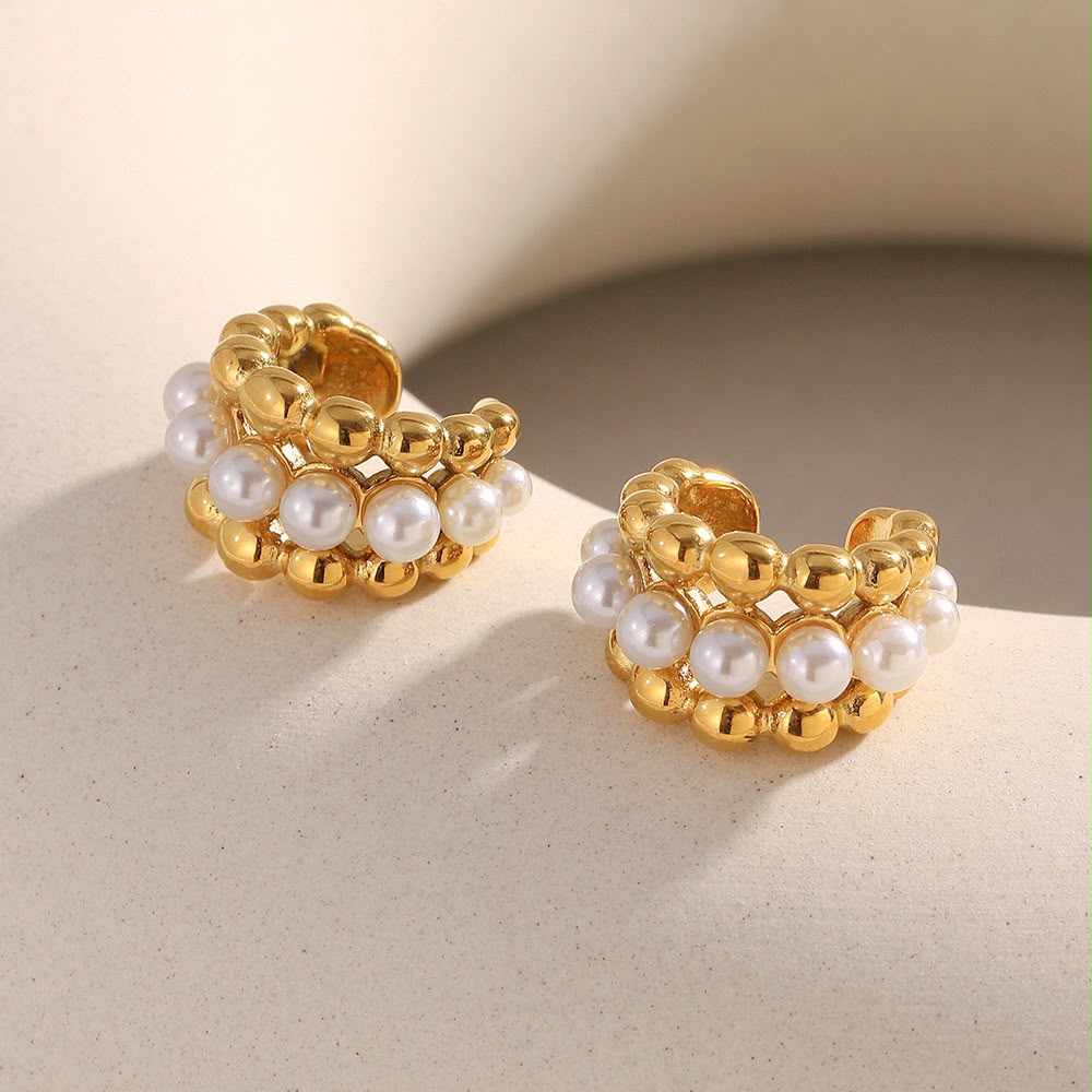 Aretes Dorados con Perlas