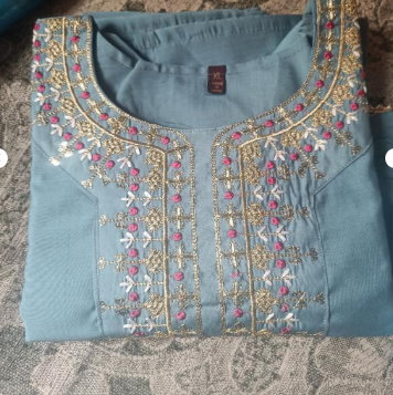 Women's Embroidered Kurta