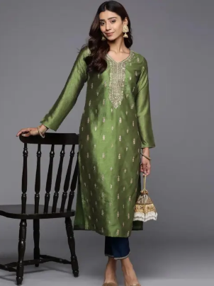 SURPANTH Women's Pista Green Kurta with Floral Motifs and Sequin Embellishment
