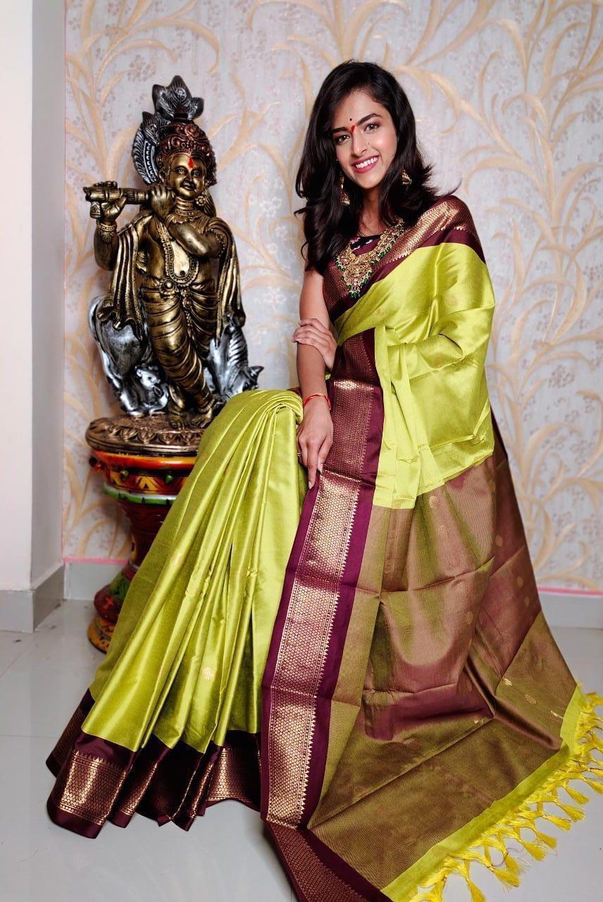 EXCLUSIVE COTTON SILK WITH WEAVING  CONTRST JARI BORDER N PALLU  WITH TASSELS N RUNNING BLOUSE