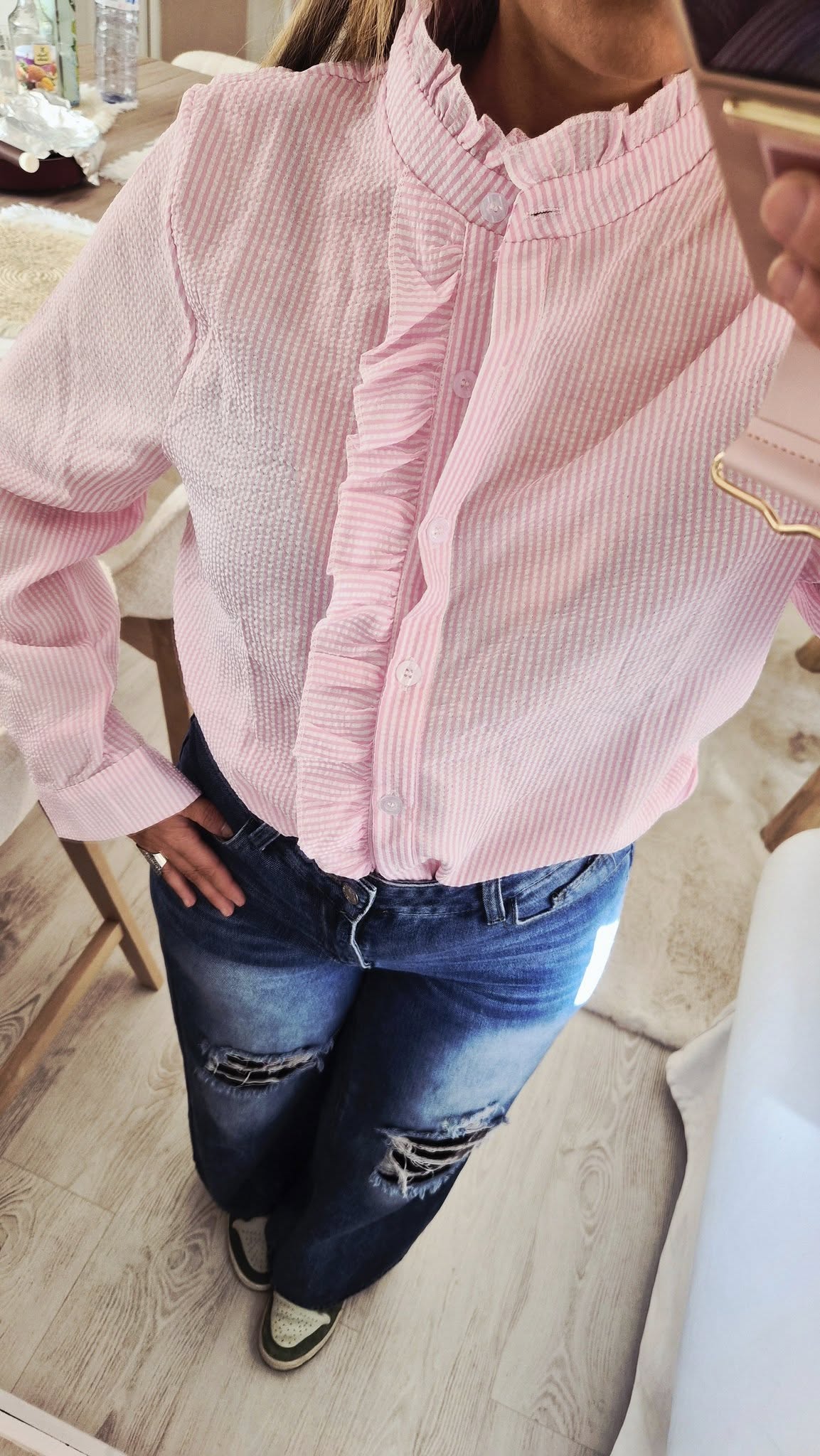 Chemise rose à volants PAM