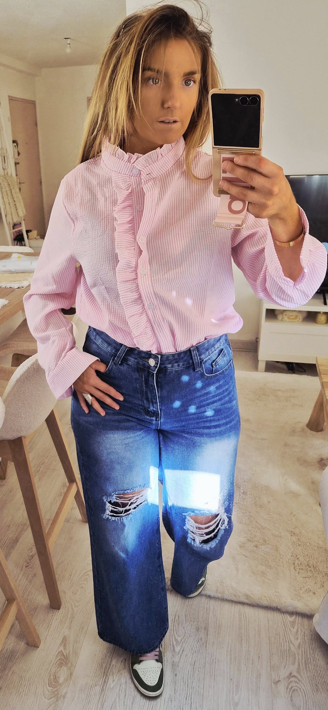 Chemise rose à volants PAM