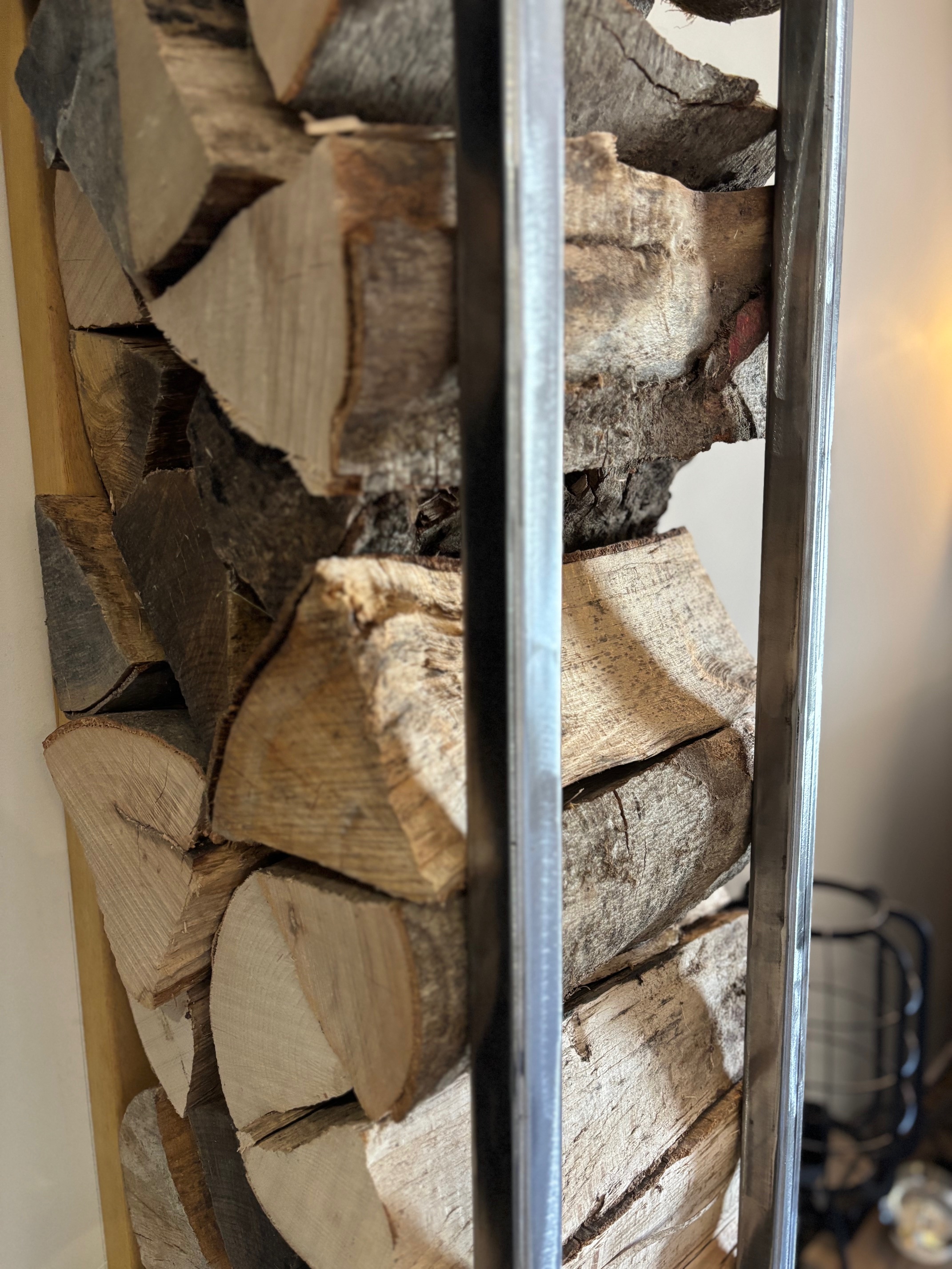 Support à Buches en acier brut : " L'éternel " 