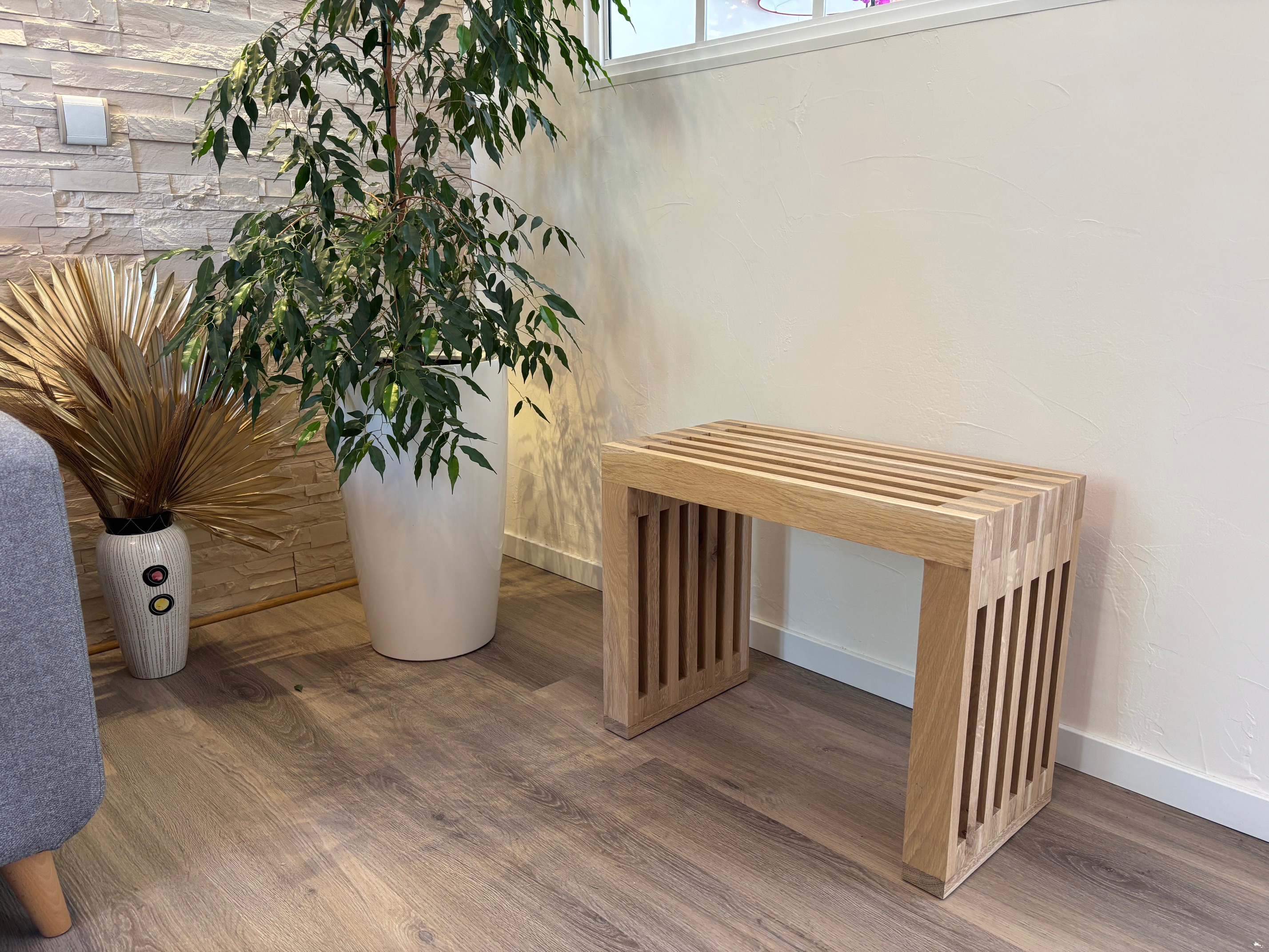 Banc moderne en chêne : "Le Vosgien"