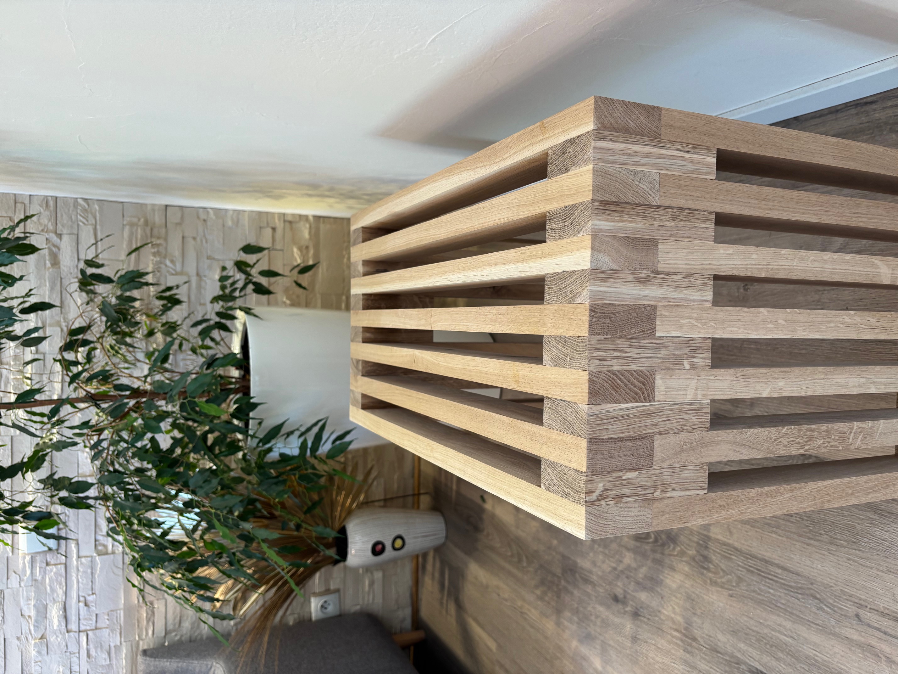 Banc moderne en chêne : "Le Vosgien"