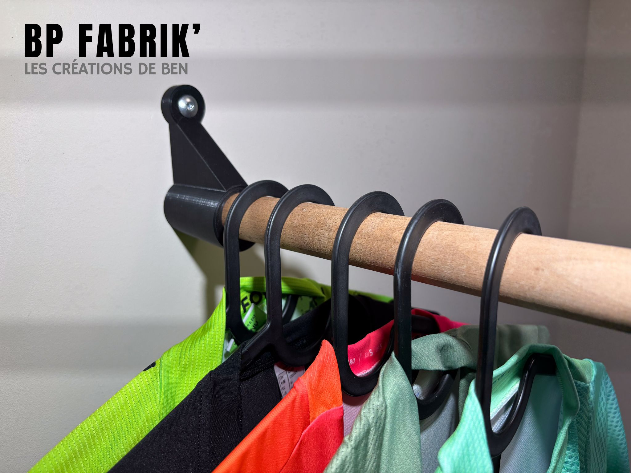 Range cintres M | Maillots & Divers