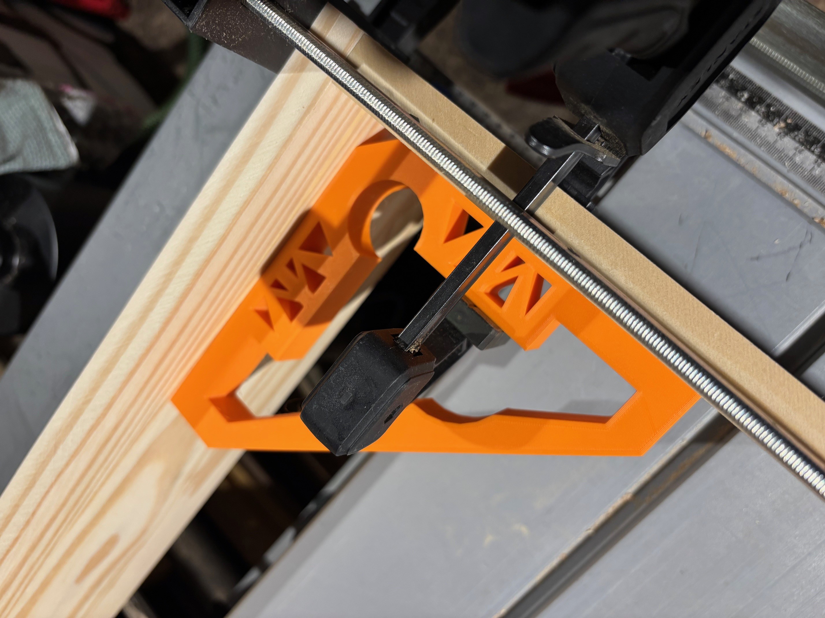 Equerres de montage à 90°