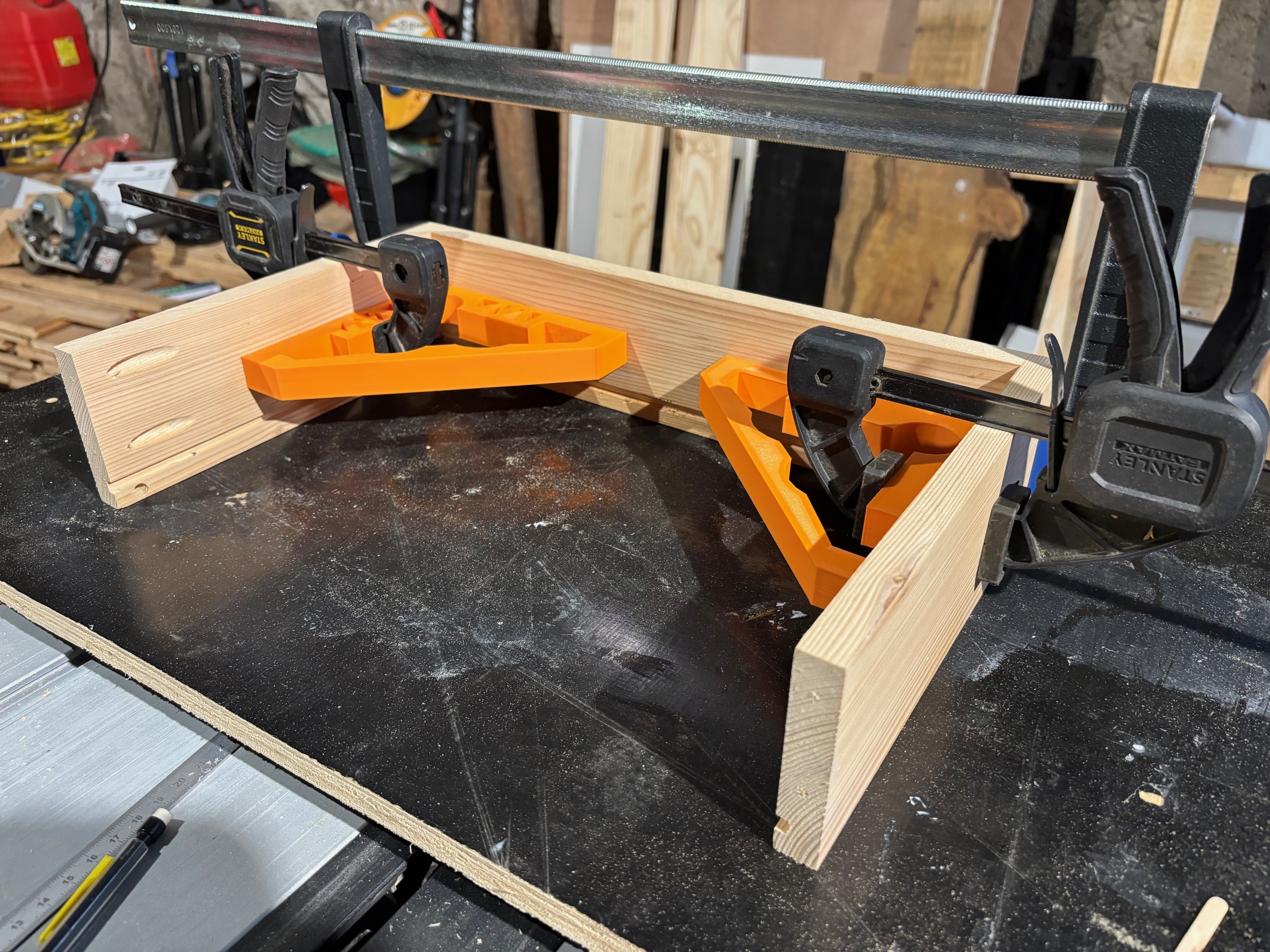 Equerres de montage à 90°